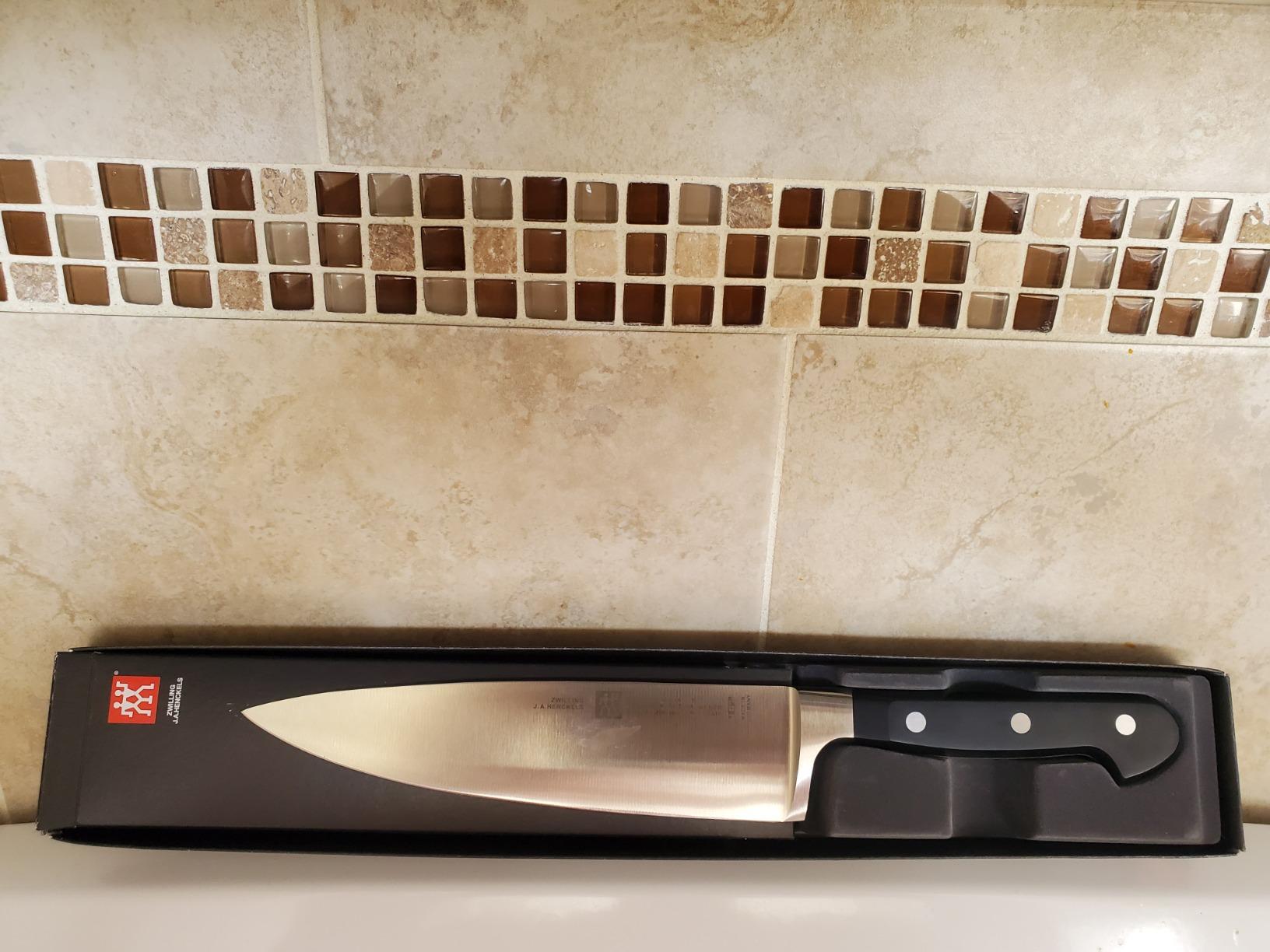 ZWILLING Professional S 8-inch Razor-Sharp German Chef's Knife, Made in Company-Owned German Factory with Special Formula Steel perfected for almost 300 Years, Dishwasher Safe customer photo 1