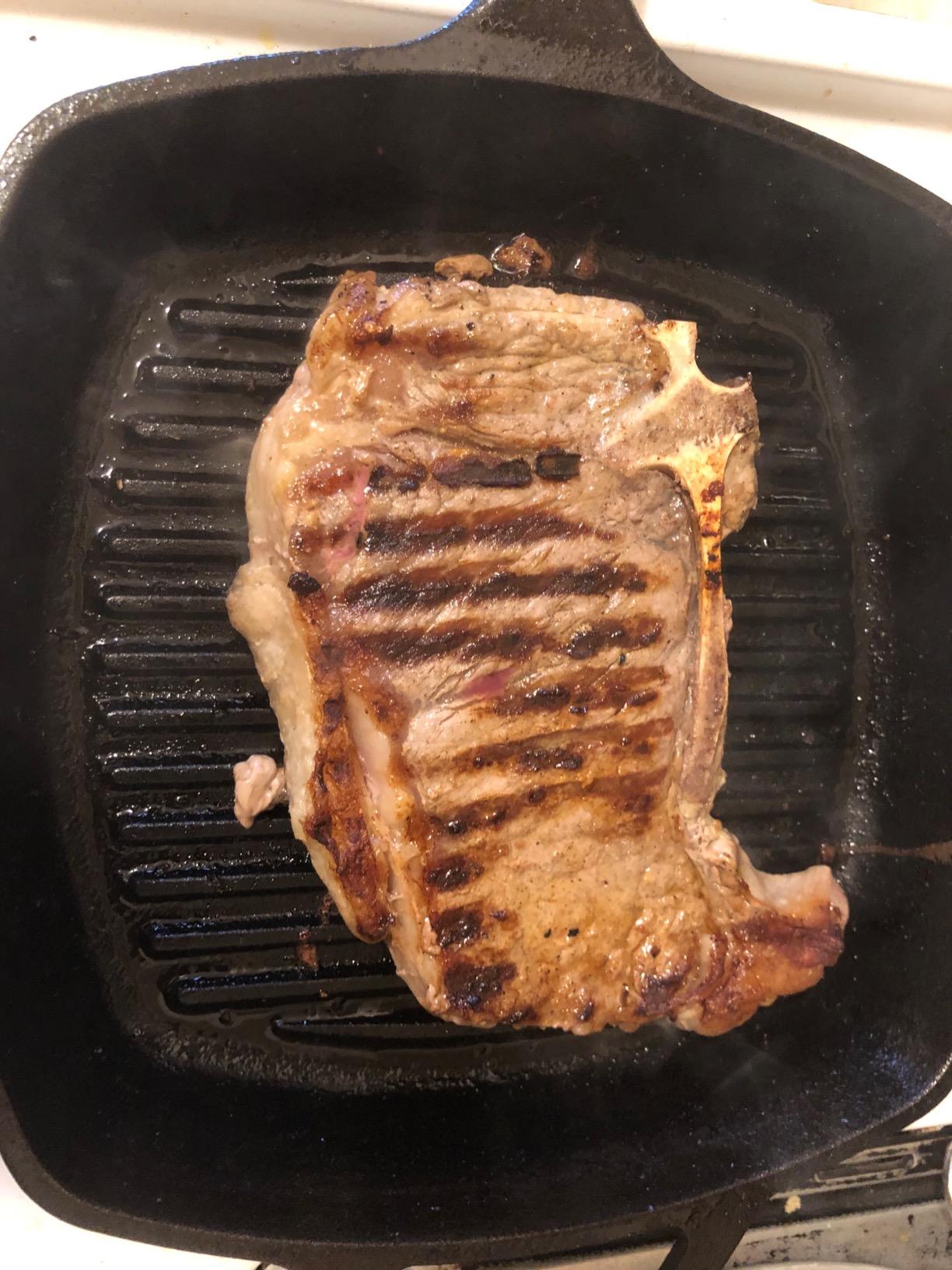 Lodge Square Cast Iron Grill Pan, PFAS-Free, 10.5 Inches customer photo 1