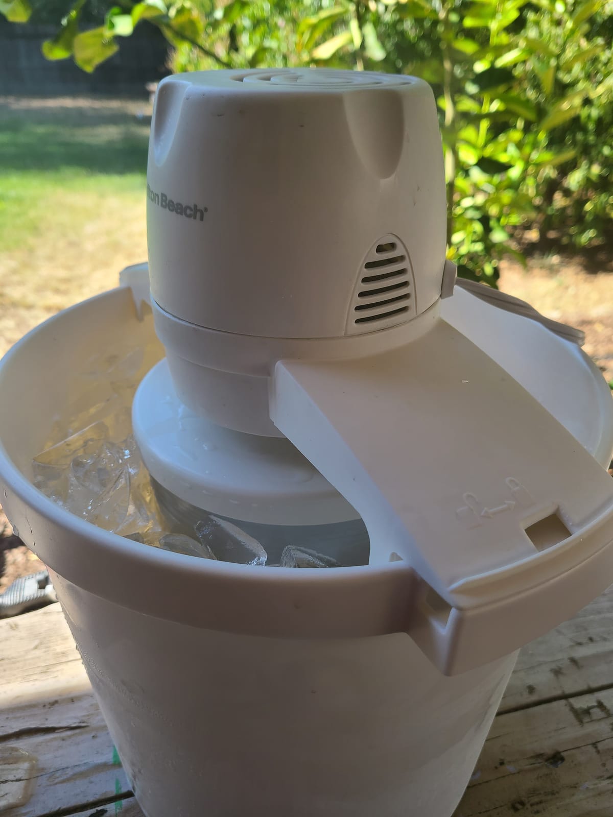 Hamilton Beach Automatic Electric Ice Cream Maker & Frozen Yogurt Machine | 4 Quart | Makes A Variety Of Treats Including Sorbet, Sherbet, Gelato, Custard | Simple & Customizable | White | 68330N customer photo 1