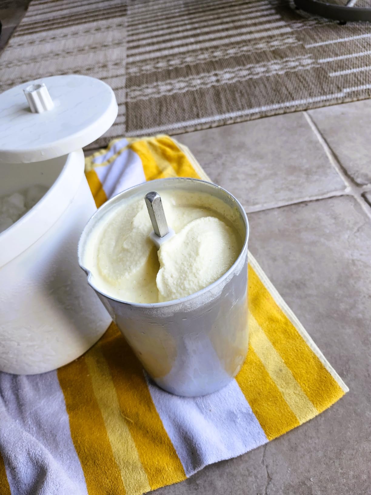 Hamilton Beach Automatic Electric Ice Cream Maker & Frozen Yogurt Machine | 4 Quart | Makes A Variety Of Treats Including Sorbet, Sherbet, Gelato, Custard | Simple & Customizable | White | 68330N customer photo 2