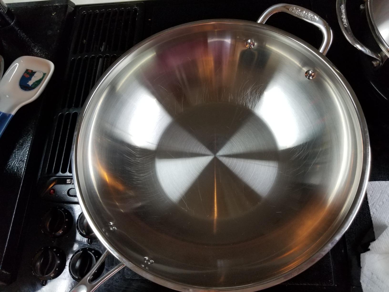 Cuisinart 14-Inch Stir-Fry Pan, Helper Handle and Glass Cover, Chef's Classic Stainless Steel, 726-38H customer photo 1