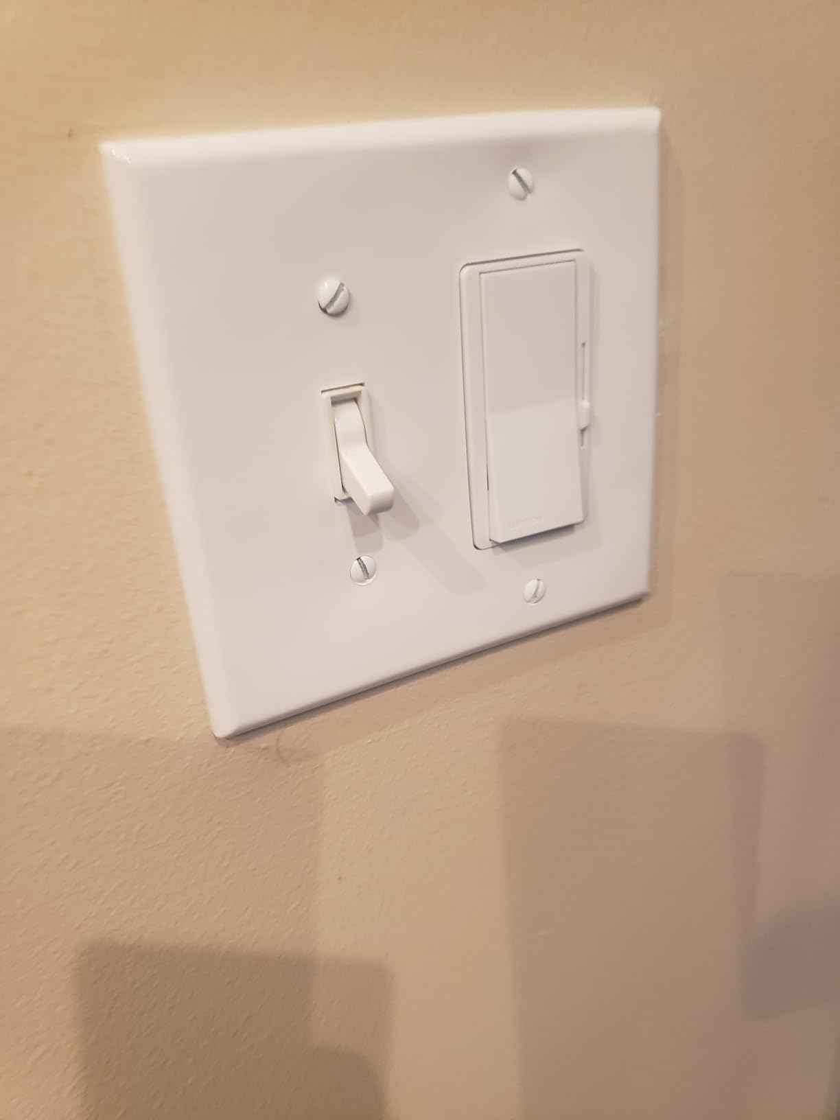 Lutron Diva LED+ Dimmer Switch, Paddle Dimmer, Single Pole/3-way, For Dimmable LEDs, flicker-free dimming, broad compatibility, easy install, no neutral required, DVCL-153P-WH, White customer photo 2