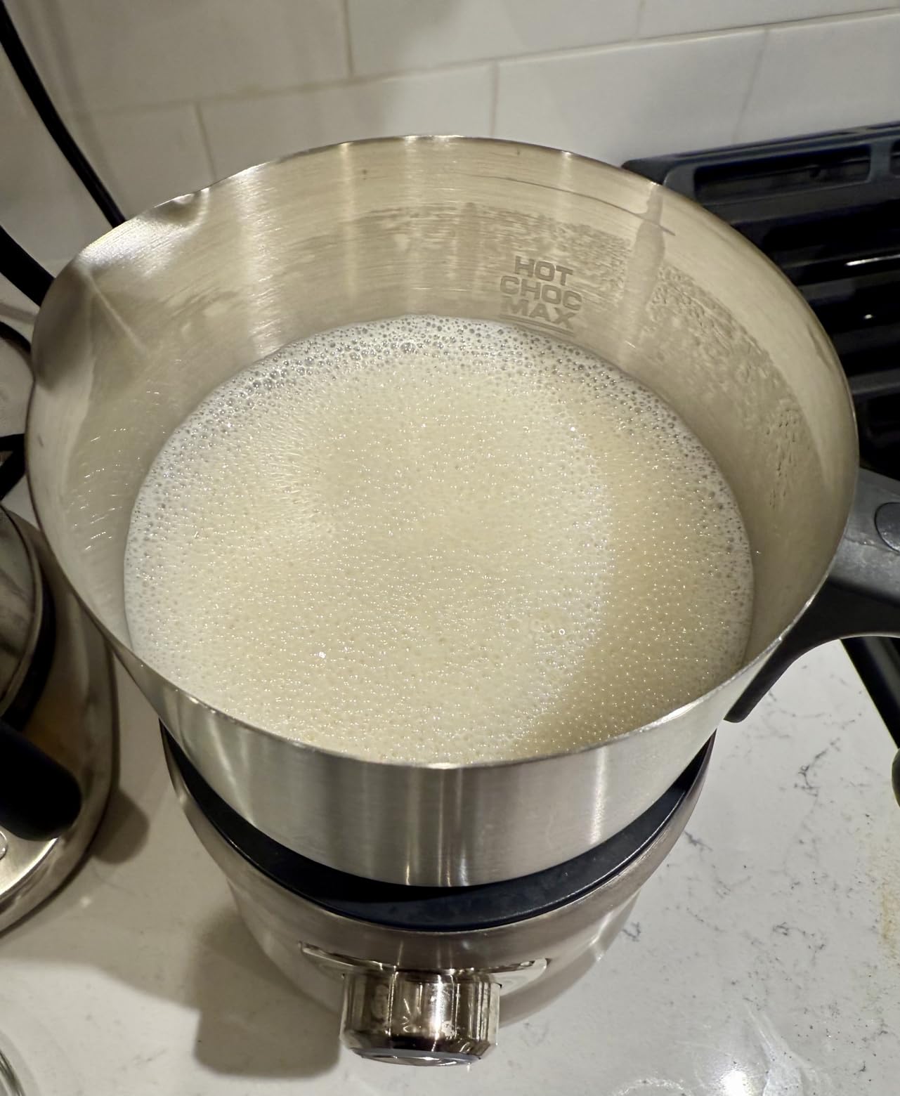 Breville BMF600XL Milk Cafe Frother, Brushed Stainless Steel | Easily craft rich and creamy hot milk drinks at home, including lattes, cappuccinos, chai tea, and hot chocolate customer photo 2
