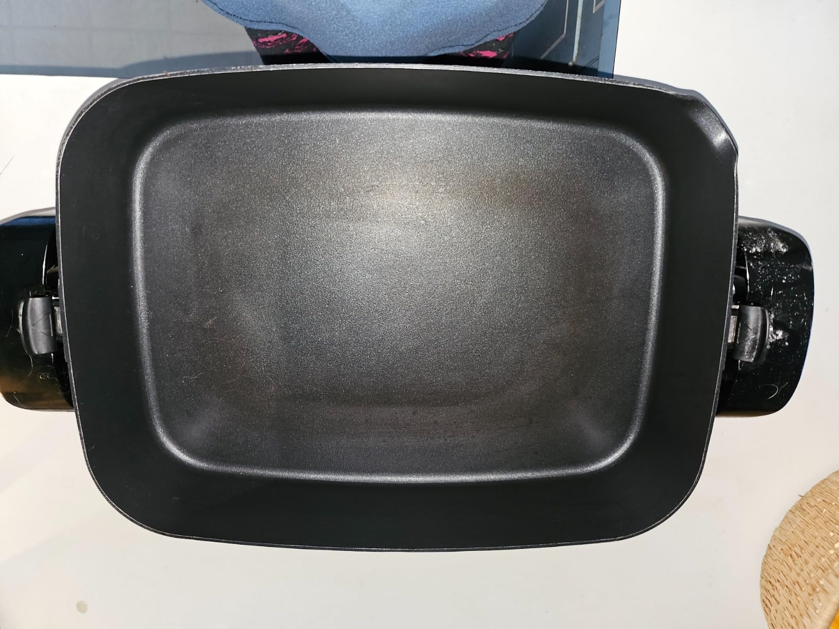 Presto 06857 16-Inch Electric Foldaway Skillet customer photo 1