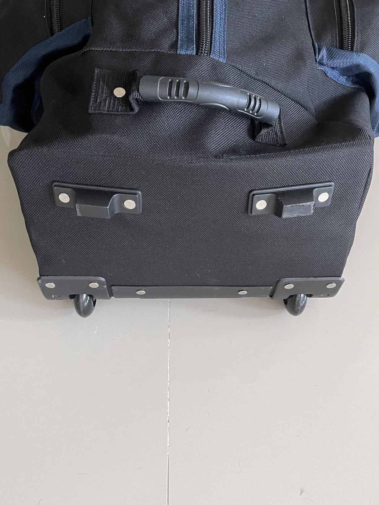 CADDYDADDY Constrictor Golf Travel Bag Cover w/Thick Dense Foam Padded Top | 1 Year Full Travel Bag Replacement Coverage Wheels Lockable Zippers Huge Side Pockets Case for Transporting Clubs on Airlines customer photo 2