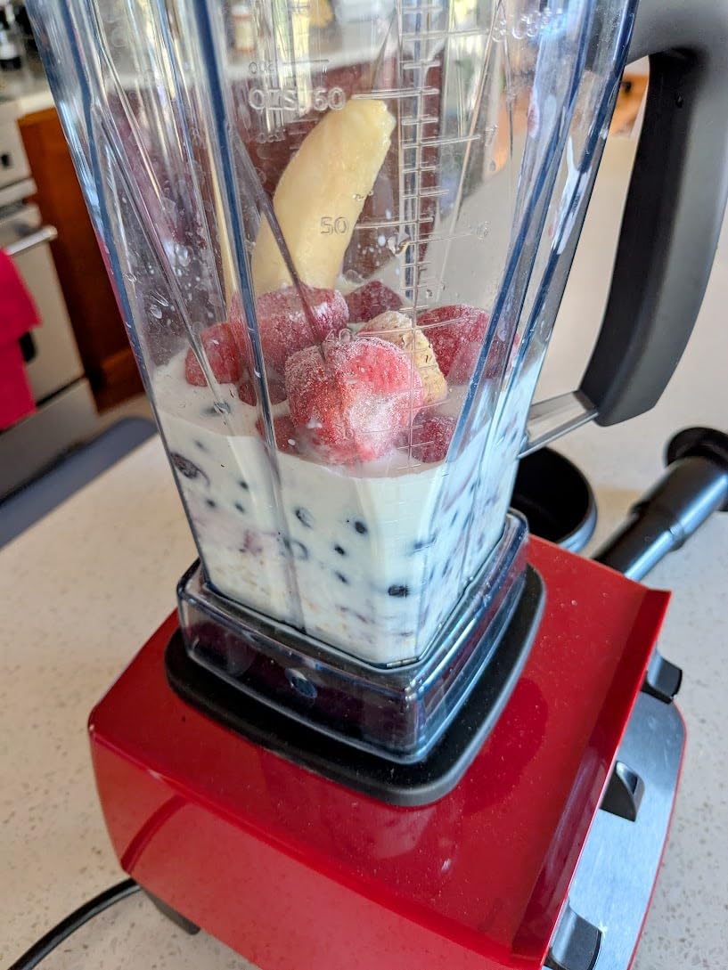 Vitamix 5200 Professional-Grade Blender, 64 oz. Container, Black | Kitchen Appliance for Smoothies, Soups and More, Variable Speed, Self-Cleaning, High Speed Switch, Stainless Blades customer photo 2