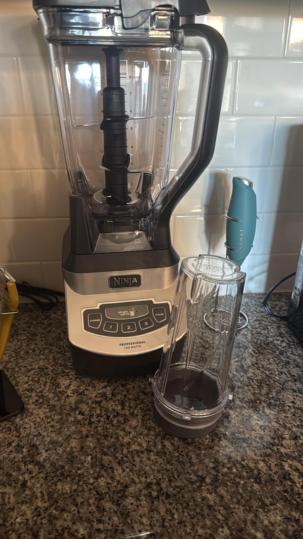 Ninja BL660 Professional Compact Smoothie & Food Processing Blender, 1100-Watts, 72-oz. Pitcher, (2) 16-oz. To-Go Cups, Gray customer photo 1