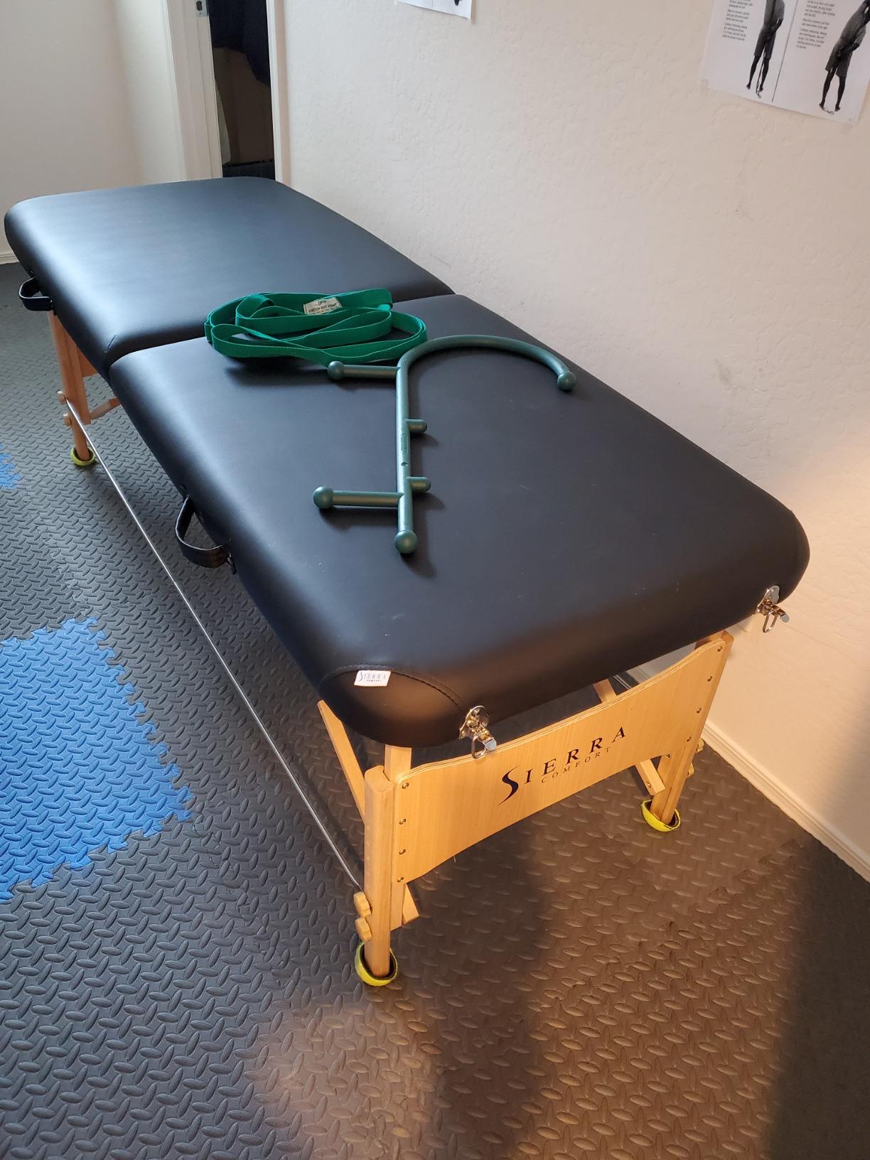 Sierra Comfort Basic Portable Massage Table, Black customer photo 1