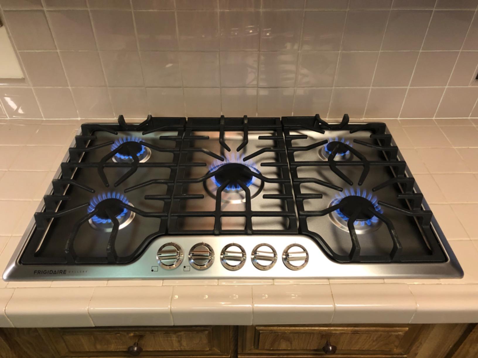Gallery 36 Inch Stainless Steel Gas Cooktop, 5-Burner Range with Liquid Propane Cooktop Conversion Kit, FGGC3645QS customer photo 2