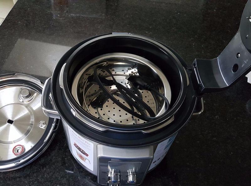 Breville Fast Slow Pro Pressure Cooker BPR700BSS, Brushed Stainless Steel | 6 qt capacity customer photo 1