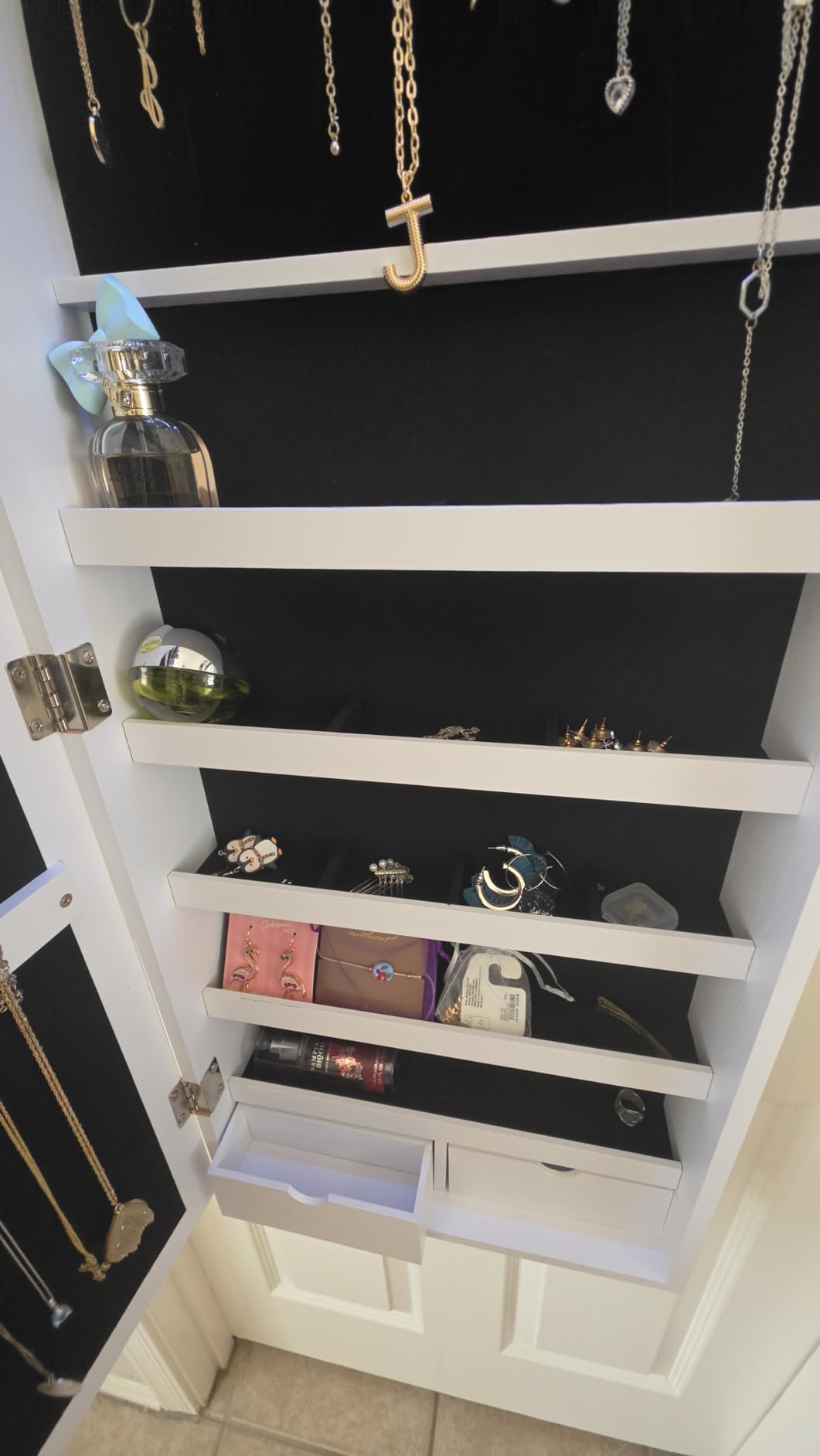 SONGMICS 6 LEDs Mirror Jewelry Cabinet, 47.2-Inch Tall Lockable Wall or Door Mounted Jewelry Armoire Organizer with Mirror, 2 Drawers, 3.9 x 14.6 x 47.2 Inches, White UJJC93W customer photo 1