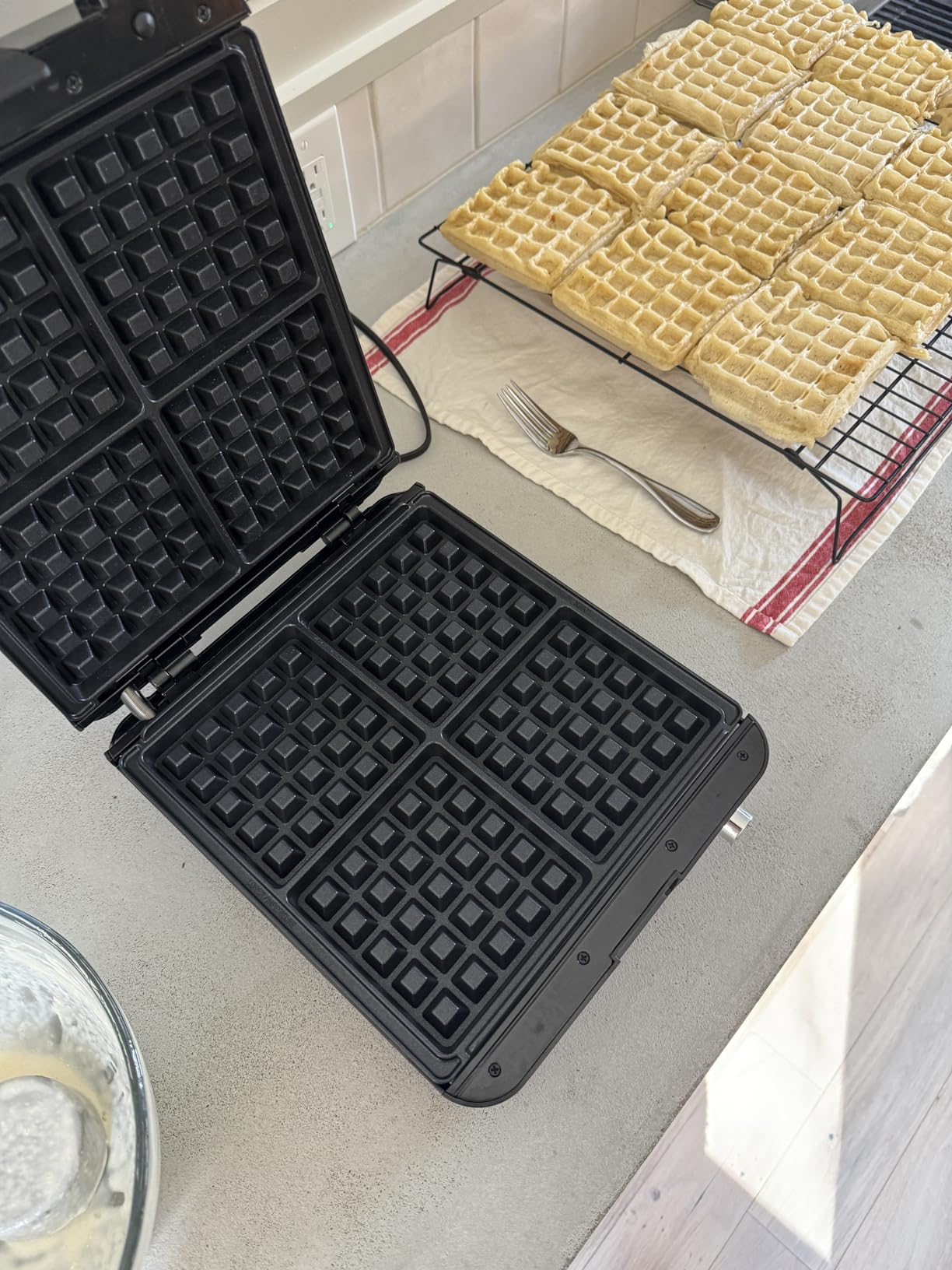 KRUPS 4-Slice Belgian Waffle Maker: Stainless Steel, 5 Browning Levels, Removable Plates, 1200W customer photo 1