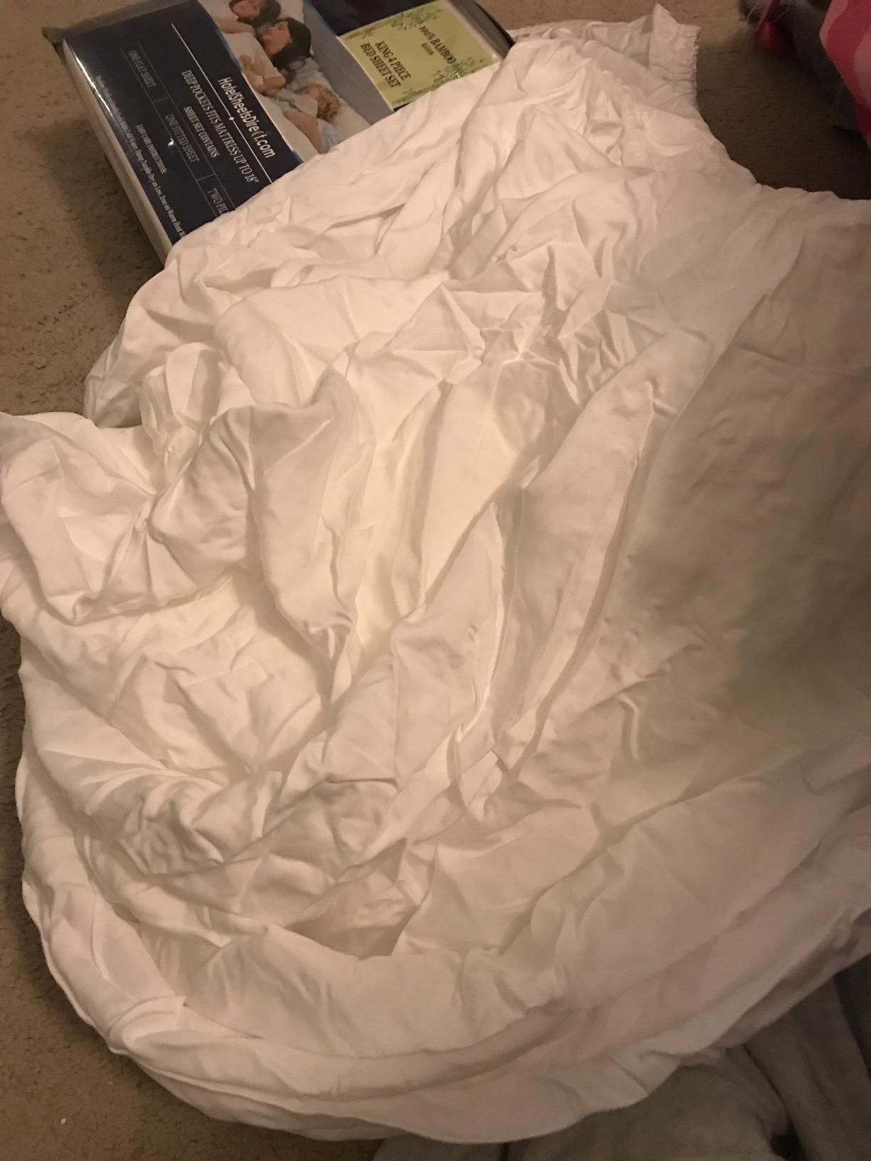 Hotel Sheets Direct 4 Piece Bed Sheet Set Queen Size, 100% Viscose Derived from Bamboo Sheets Set with 2 Pillowcases, Cooling & Breathable Luxury Bedding, Moisture-Wicking & Silky Soft Texture, White customer photo 2