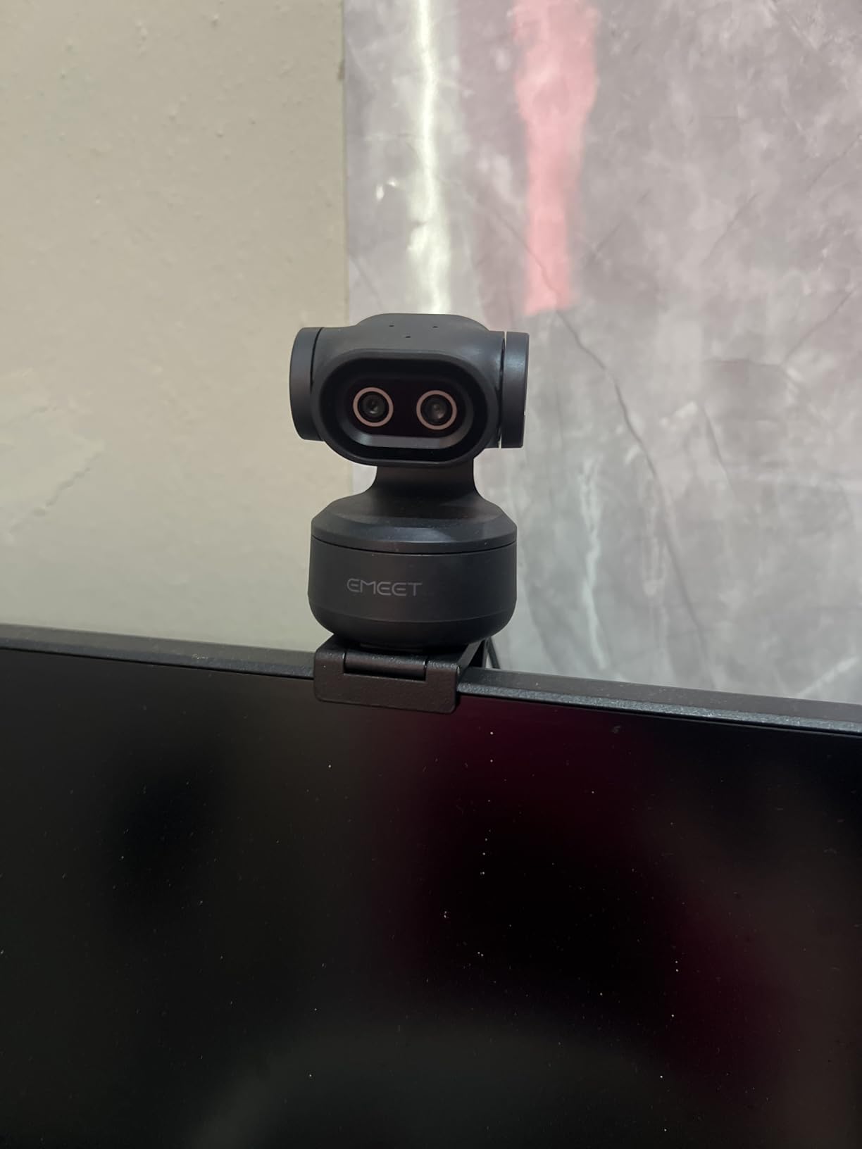 EMEET PIXY Dual-Camera AI-Powered PTZ Camera 4K, AI Tracking | PDAF&AI Autofocus 0.2s, 1/2.55'' Sony Sensor, 3 Mics, Presets, 4K Webcam for Streaming and OBS/Twitch/Switch 2 Compatible customer photo 1