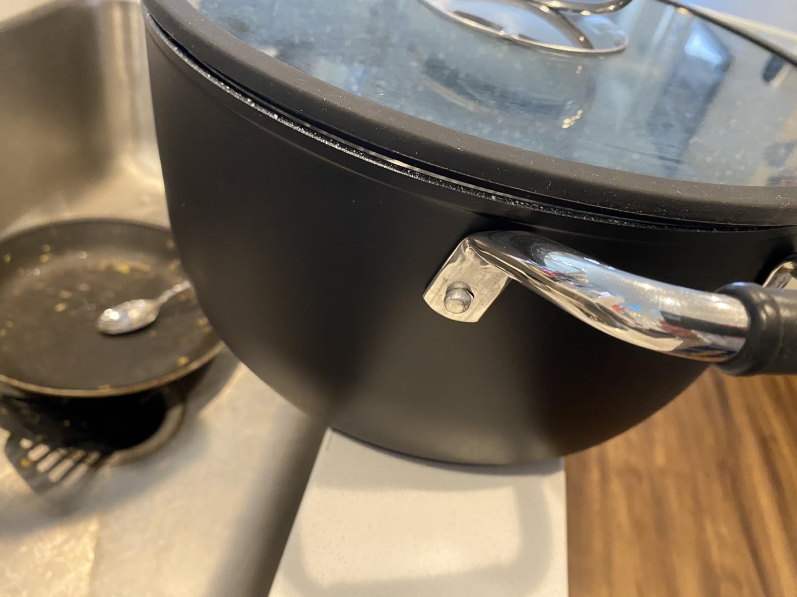 DaTerra Cucina - Nonstick Ceramic Dutch Oven with Lid - Oven Safe Pot, 8Qt | Made In Italy, PTFE & PFOA Free customer photo 2