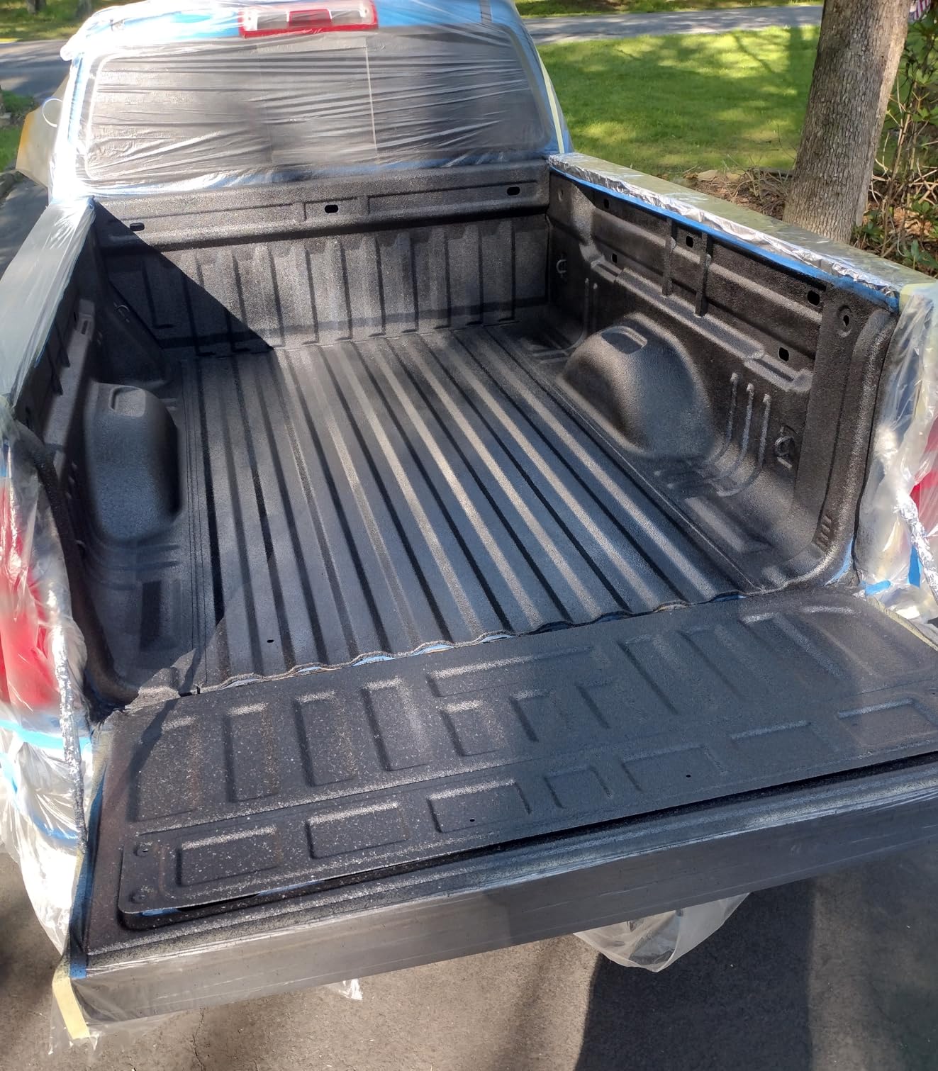 U-Pol Raptor Black Urethane Spray-On Truck Bed Liner Kit, 1 gal | 1 Gallon, Includes Spray Gun and Regulator, Durable Textured Protective Coating, Prevent Rust, Car, Auto, Protective Coating customer photo 1