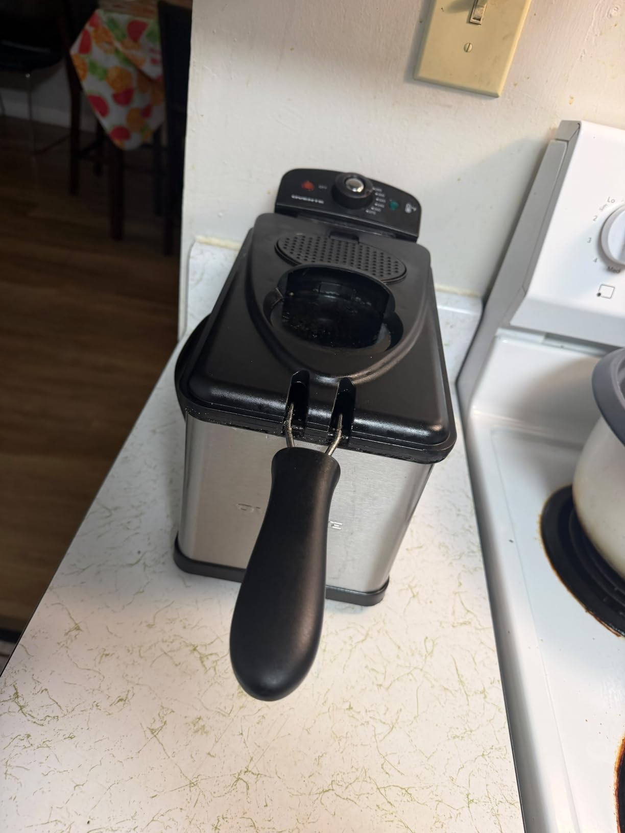 OVENTE Electric Deep Fryer, 2L Capacity, 1500W, Silver FDM2201BR | Lid w/ Viewing Window and Odor Filter, Adjustable Temperature, Removable Frying Basket and Easy to Clean Stainless Steel Body customer photo 2