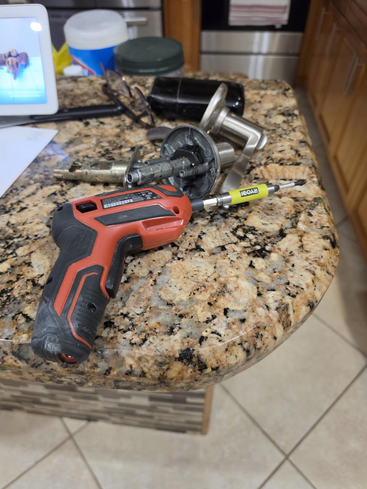 SKIL Rechargeable 4V Cordless Screwdriver Includes 9pcs Bit, 1pc Bit Holder, USB Charging Cable - SD561801 customer photo 1