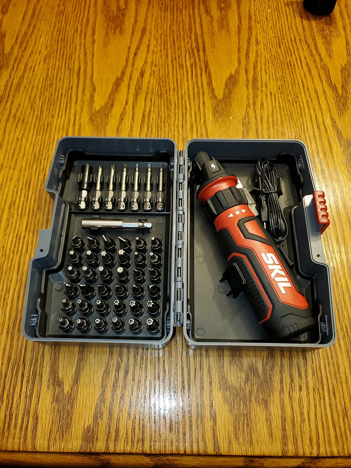 SKIL Rechargeable 4V Cordless Screwdriver with Circuit Sensor Technology Includes 45pcs Bit Set, USB Charging Cable, Carrying Case - SD561204 customer photo 1