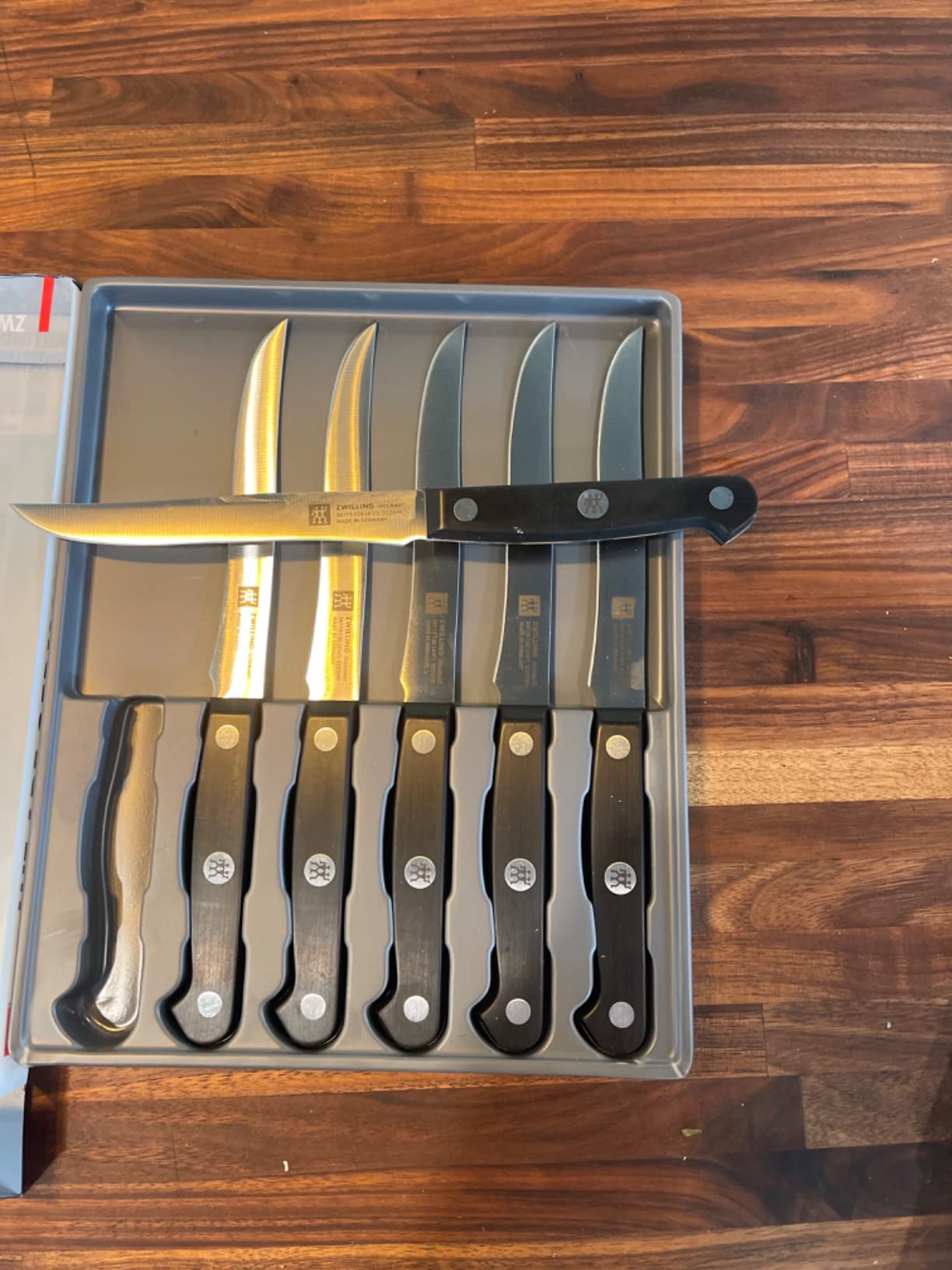 ZWILLING Gourmet 6-Piece Razor-Sharp German Steak Knife Set, Dishwasher Safe customer photo 2