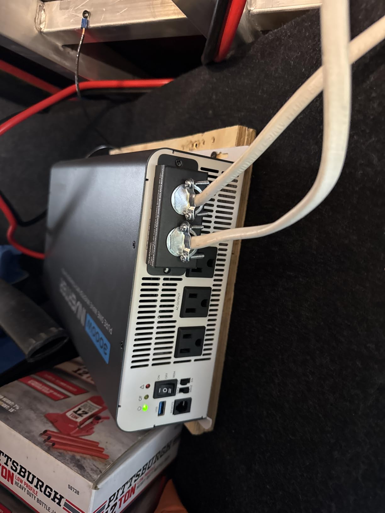 Renogy Inverter P2 2000W Pure Sine Wave Inverter 12V DC to 110V AC Converter, Off-Grid Solar Power Inverters for Vehicles, Truck, RV, Home, with Built-in 5V/2.1A USB / Hardwire Port, Remote Controller customer photo 1