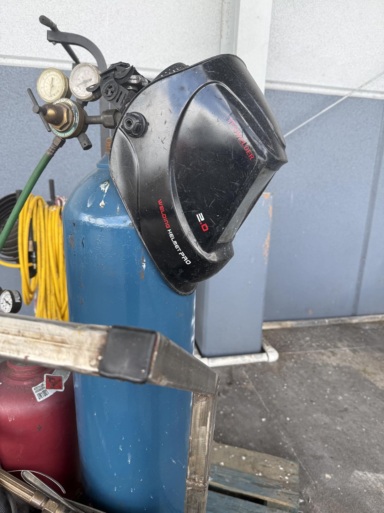 YESWELDER Auto Darkening Welding Helmet, Large View, LYG-M800H | 1/1/1/1 True Color, 4 arc sensors, 1/30000s response, shade 3/5-9/9-13 for WELD/CUT/GRIND, blue light blocking lens customer photo 2