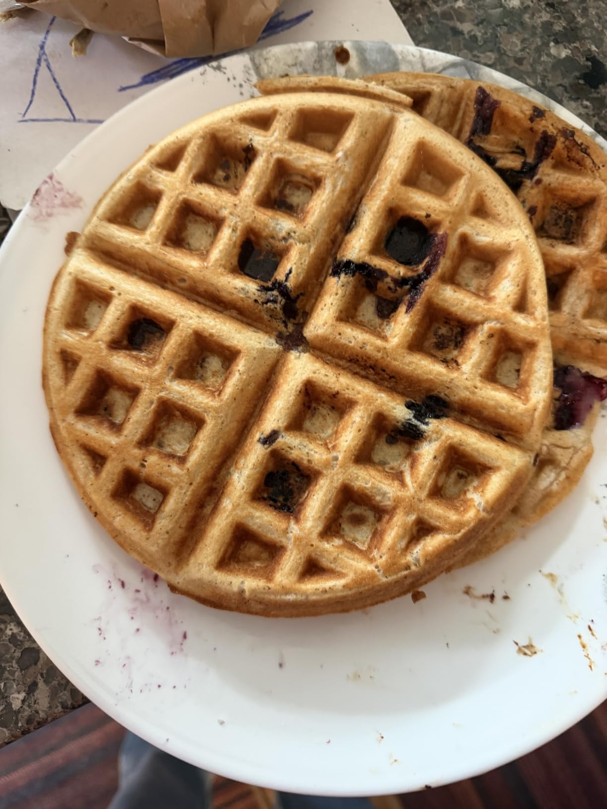 Hamilton Beach Belgian Waffle Maker with PFAS-Free Non-Stick Ceramic-Coated Plates, Browning Control, Indicator Lights, Stainless Steel (26081) customer photo 1