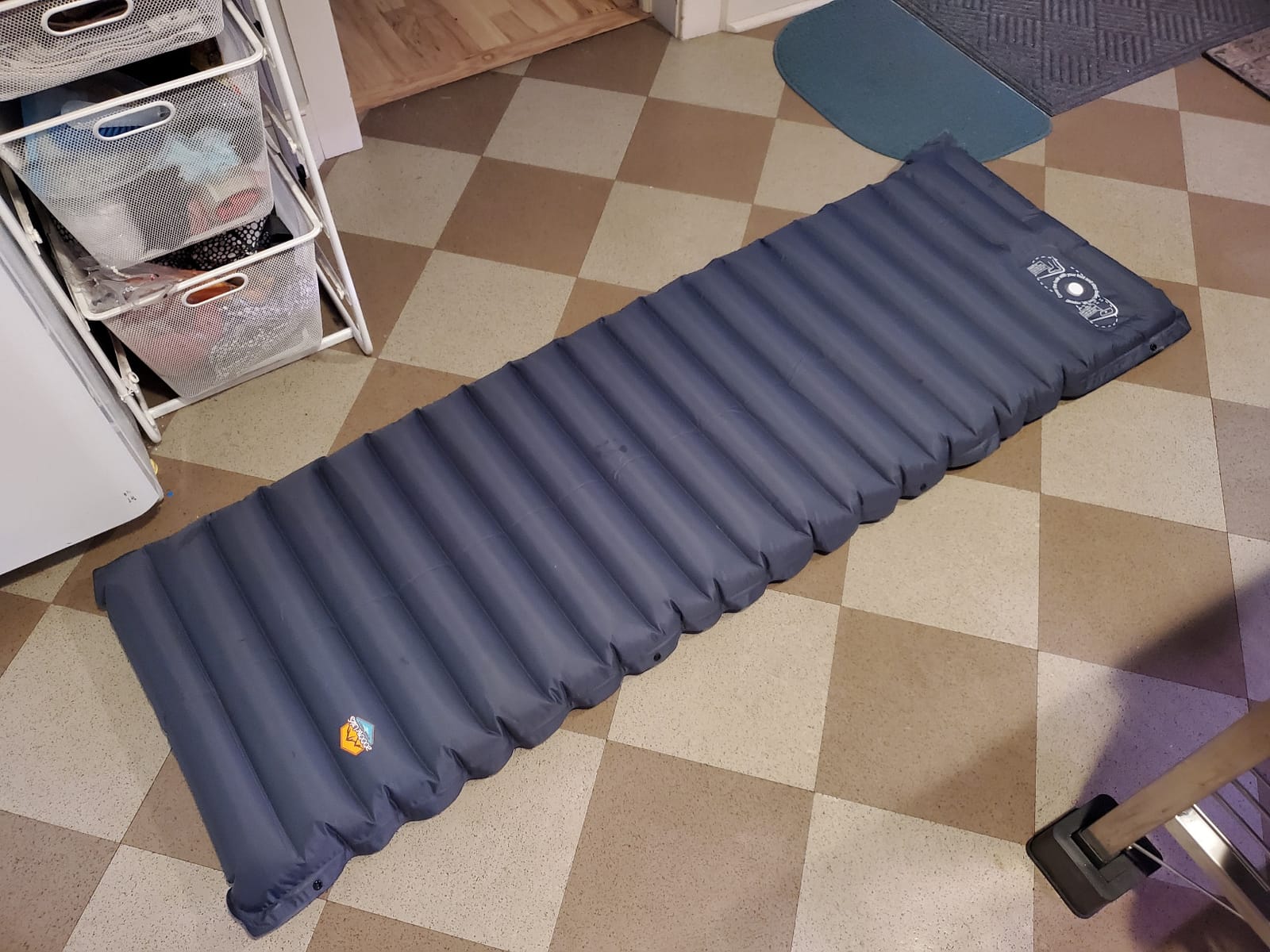 ZOOOBELIVES Inflatable Camping Sleeping Pad, 4-Inch Thick Full Air Support, No Bottoming Out for Side Sleepers, Camping & Backpacking Mattress with Built-in Foot Pump, Durable & Compact - Airlive2000 customer photo 2