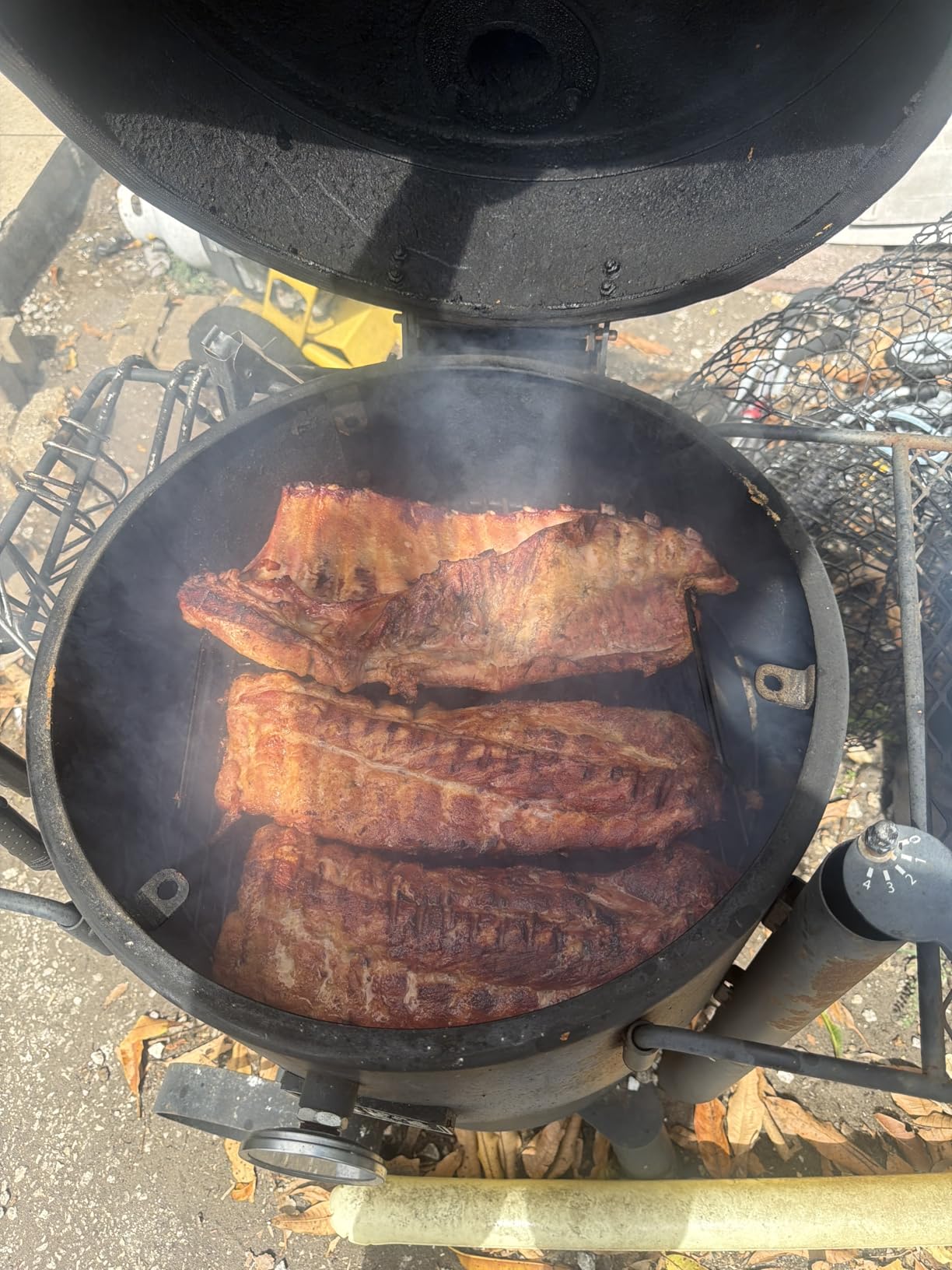 Oklahoma Joe's Bronco Pro 21.5 in. Heavy Duty Charcoal Drum Smoker and Grill with 366 sq. in. Cooking Area in Black customer photo 2