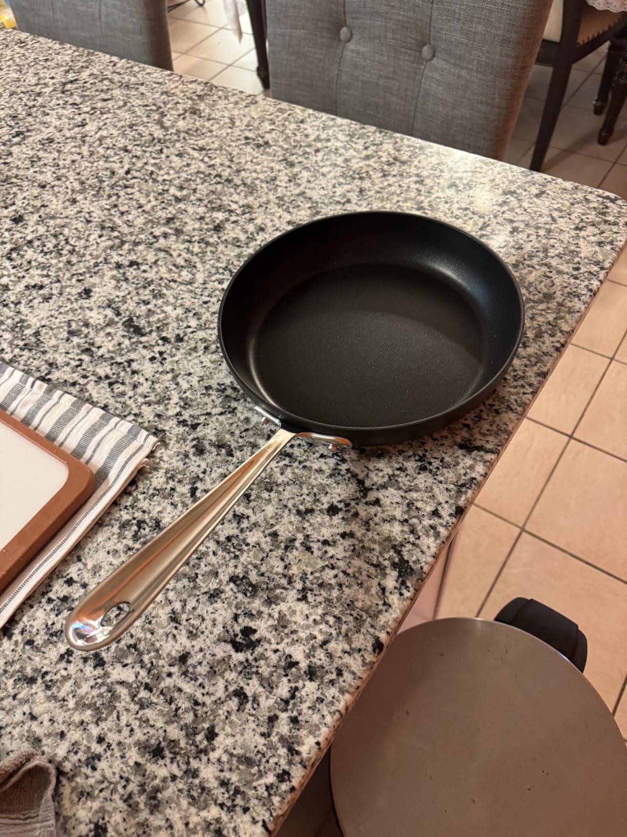 All-Clad HA1 Expert Nonstick 2-Piece Sauce Pan Set with Lids | 2.5Qt. and 4Qt. sauce pans set, Long-lasting non-stick, Dishwasher safe, Oven Safe up to 500F customer photo 1