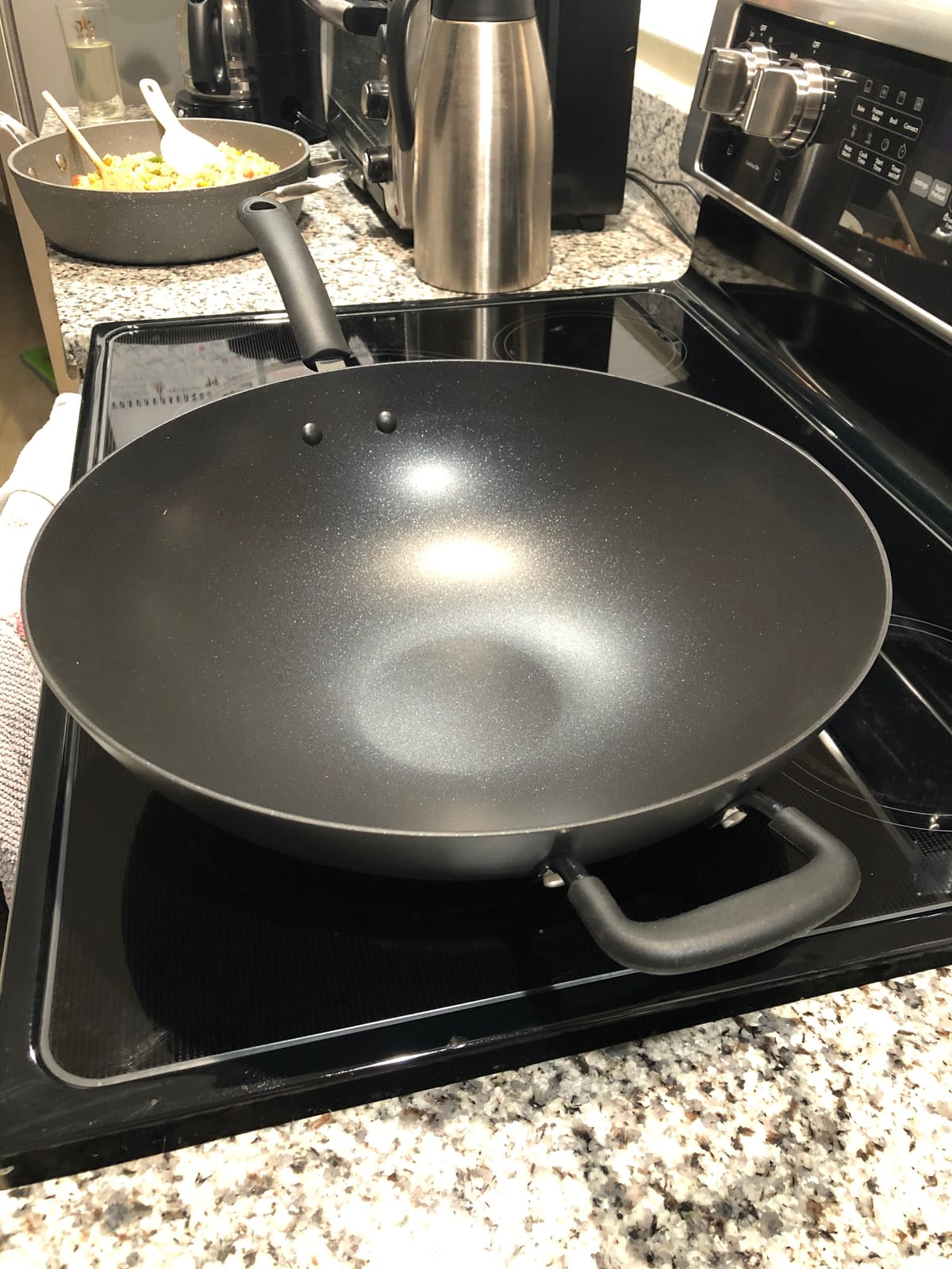 T-Fal Ultimate Hard Anodized Nonstick Wok 14 Inch, Oven Broiler Safe 350F customer photo 2