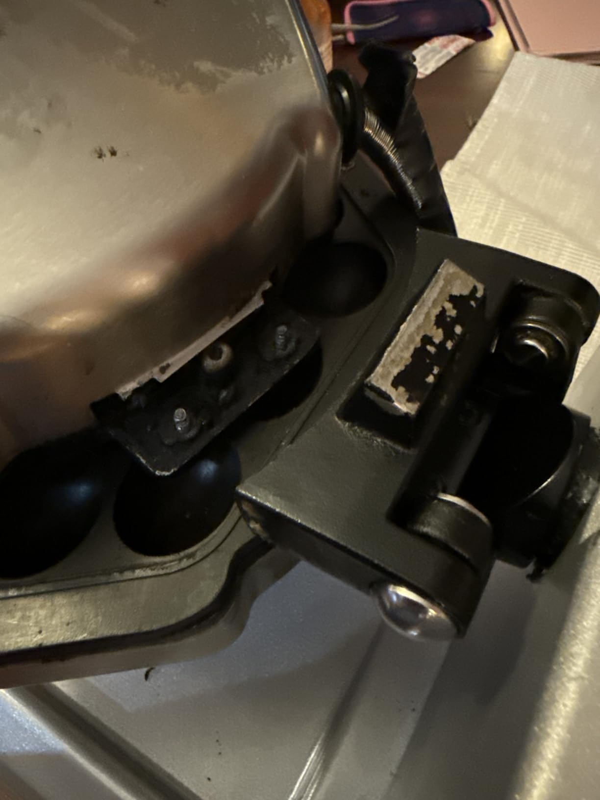 Waring Bubble Waffle Maker with Rotary Feature | 25 Waffles per Hour, Hong Kong Egg Waffle Dessert, for Restaurants & Cafes, NSF Certified customer photo 1