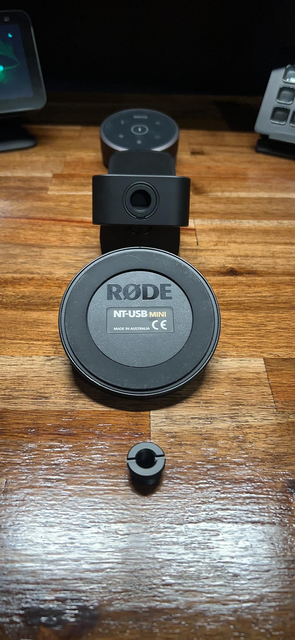 RØDE NT-USB Mini Studio-Quality USB Condenser Microphone | Free Software for Podcasting, Streaming, Gaming, Music Production, Vocal and Instrument Recording, Black customer photo 2