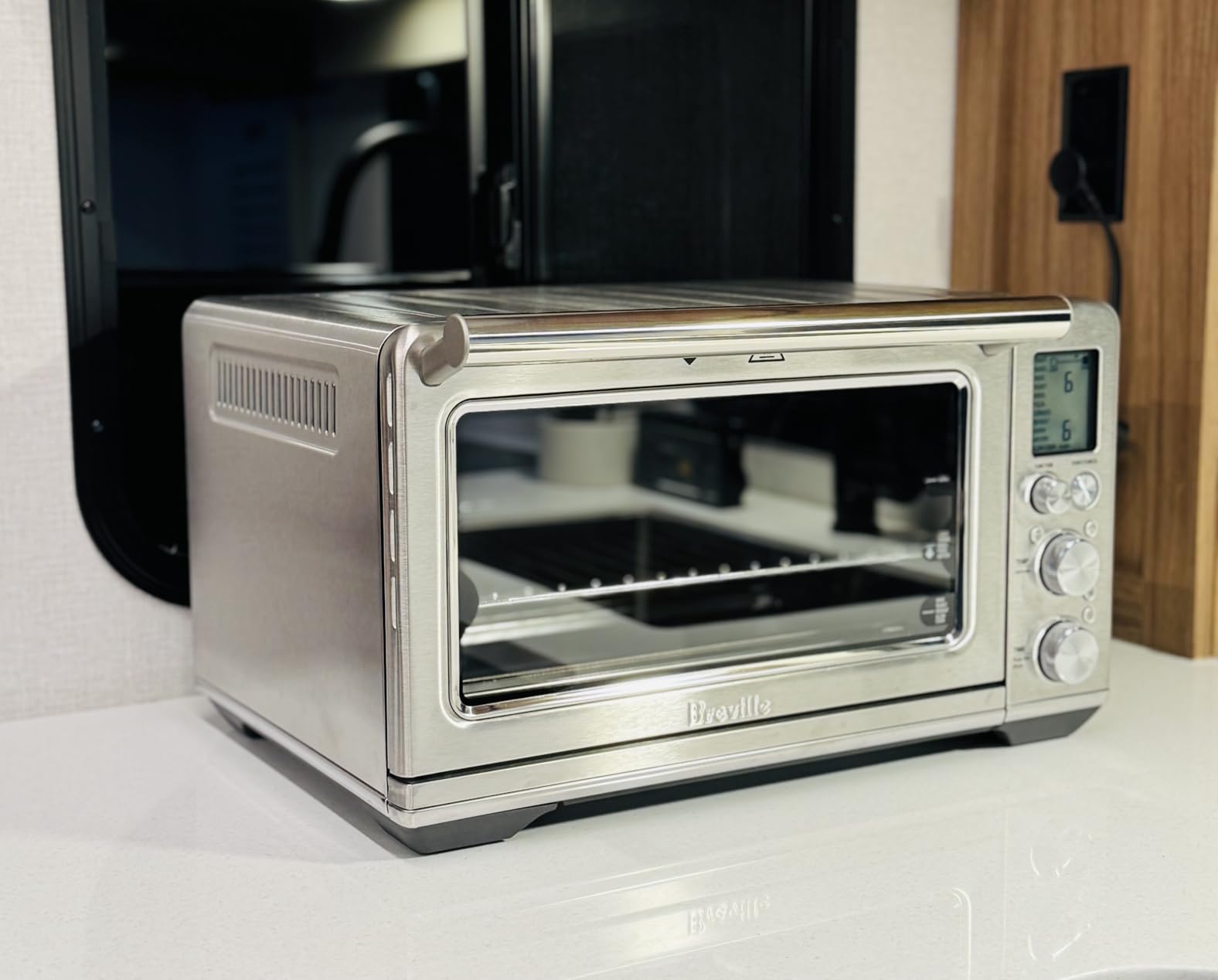 Breville BOV860BSS Smart Oven Air Fryer, Brushed Stainless Steel | 11 cooking functions | Convection setting reduces cook time by up to 30% customer photo 2