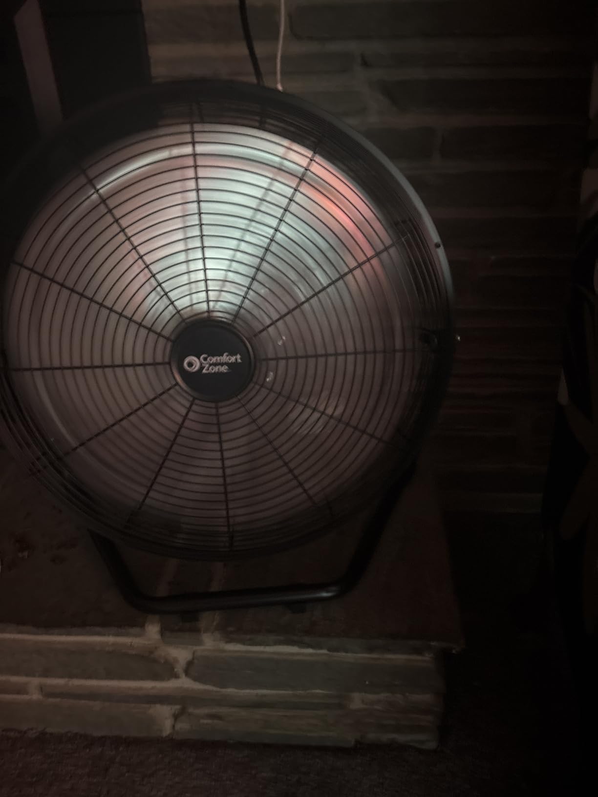 Comfort Zone Cradle Floor Fan, Electric, High-Velocity, 180 Degree Adjustable Tilt, 18 inch, 3 Speed, Carry Handle, Rubber Feet, Metal, Airflow 19.36 ft/sec, Ideal for Garage or Workshop, CZHV18BK customer photo 1