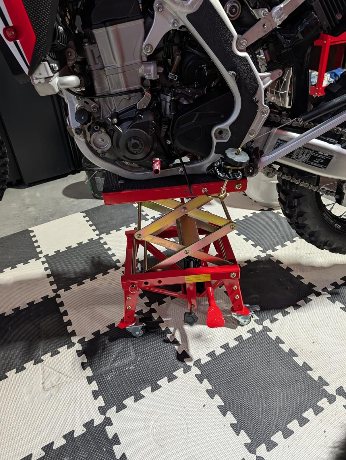 VIVOHOME 350 Lbs Heavy Duty Hydraulic Motorcycle Lift Jack | ATV Dirt Bike Foot Operated Scissor Stand Table with 4 Wheels and Removable Stopper, Red customer photo 1