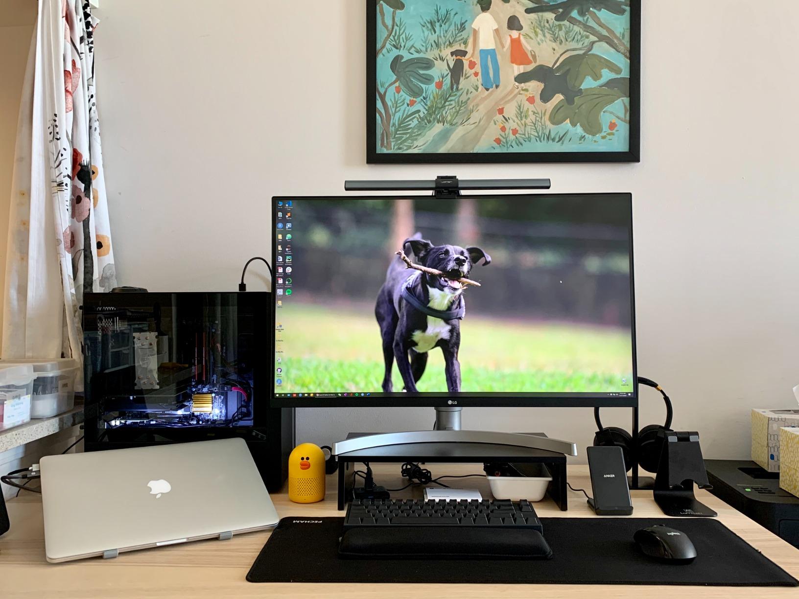 LG 32UN650-W Monitor 32 inch UHD 3840 x 2160 IPS Ultrafine Display HDR10 DCI-P3 95% Color Gamut AMD FreeSync Height Adjustable Stand Silver/White customer photo 1
