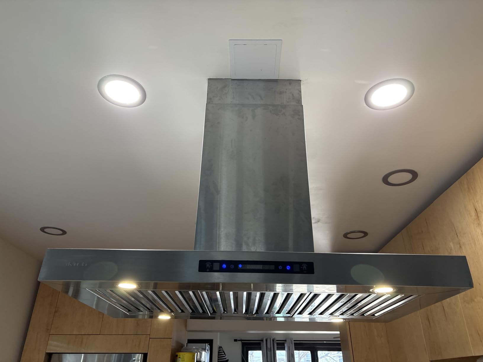 Upgraded 42 Inch Island Mount Range Hood, 1200 CFM Ducted Range Hood with 3-Speed Fan, Stainless Steel with Gesture Sensing & Touch Control customer photo 1