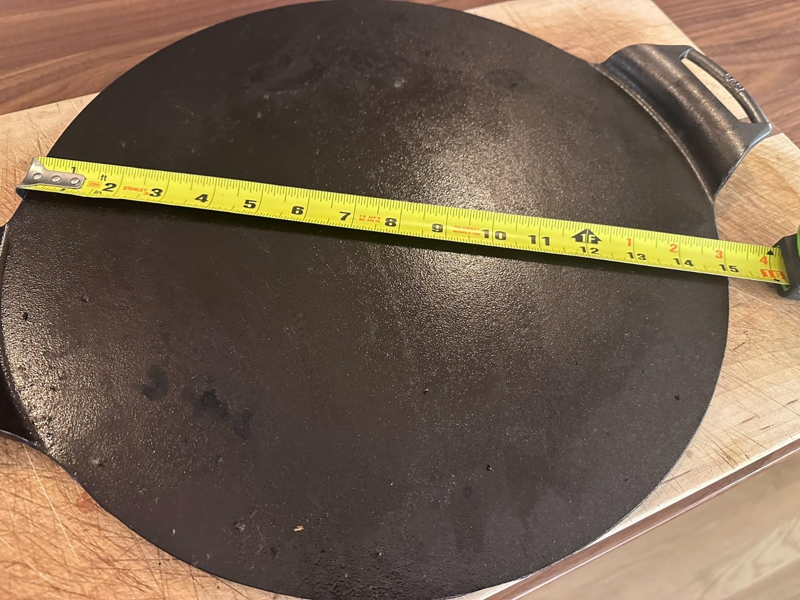 Lodge Pre-Seasoned Cast Iron Pizza Pan, PFAS-Free, 15 Inches customer photo 1