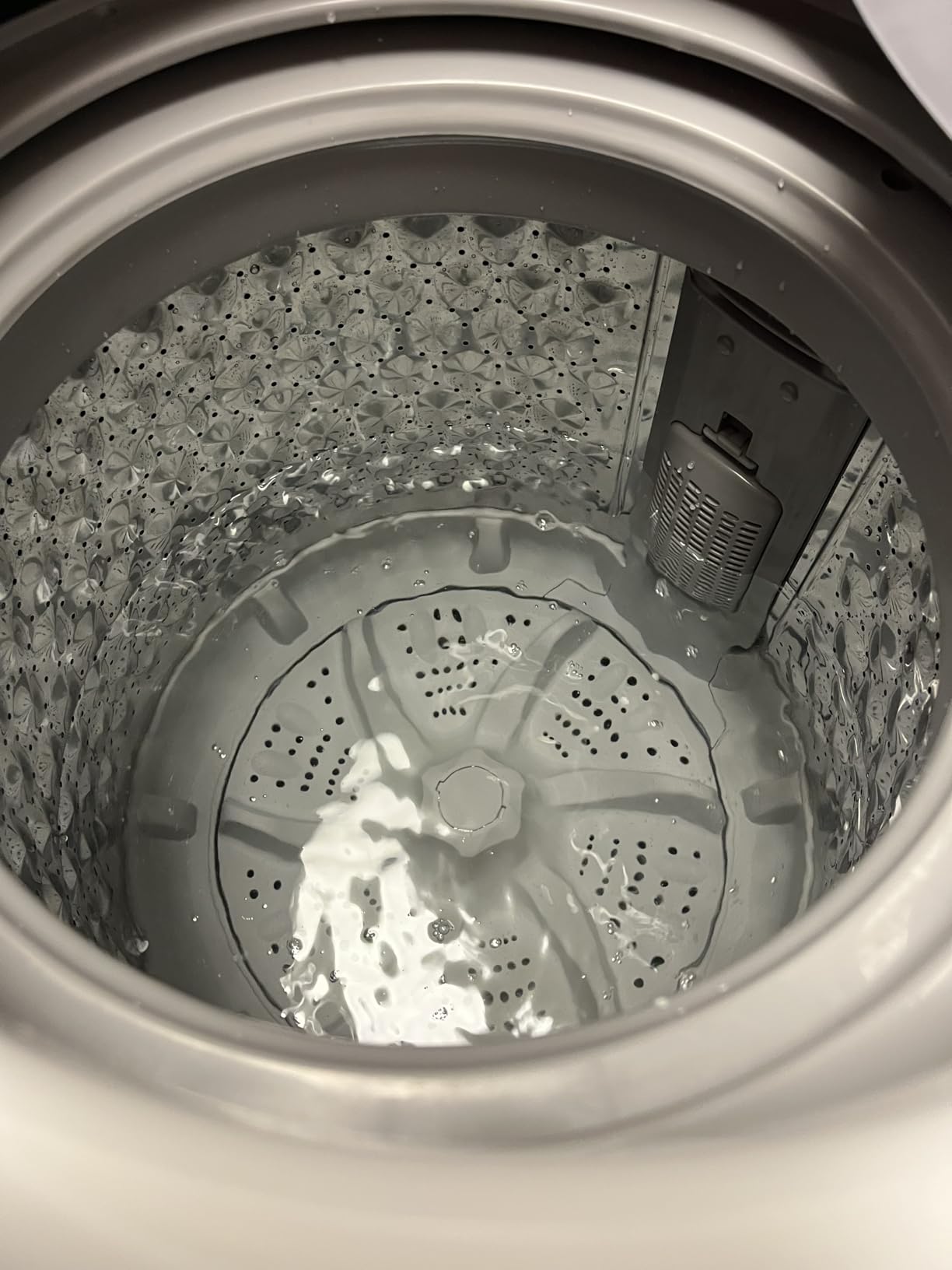 BLACK+DECKER 3.0 Cu. Ft. Portable Washer, 26.5 lb. Capacity Washing Machine, 6 Cycles, Quick Connect Sink Adapter and Drain Hose Included, Transparent Lid & LED Display, BPW30MW, White customer photo 1