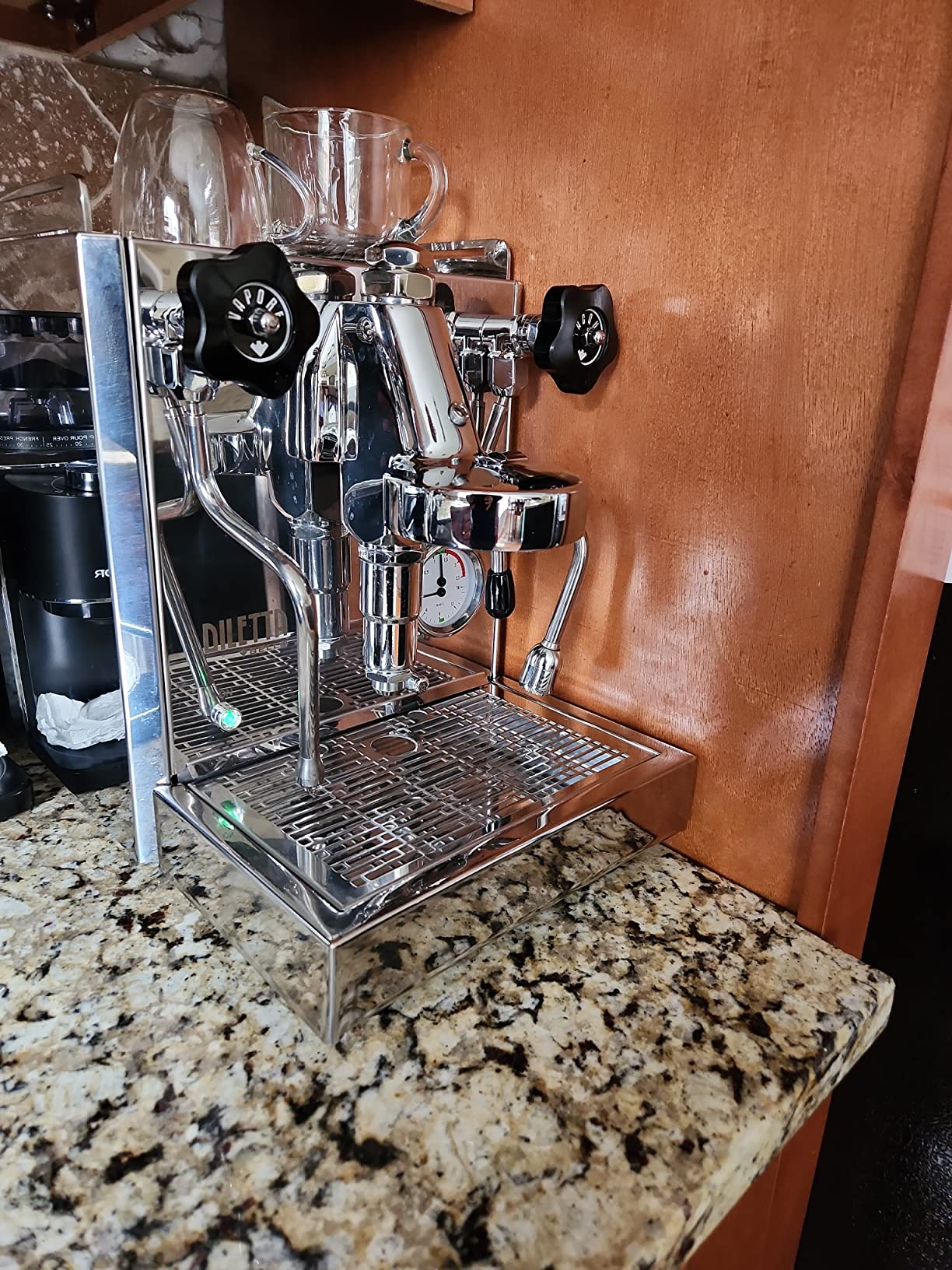 Lelit Bello Espresso Machine (Black) | Heat Exchanger | E61 | Manual Control | 3 Liter | Made In Italy customer photo 2