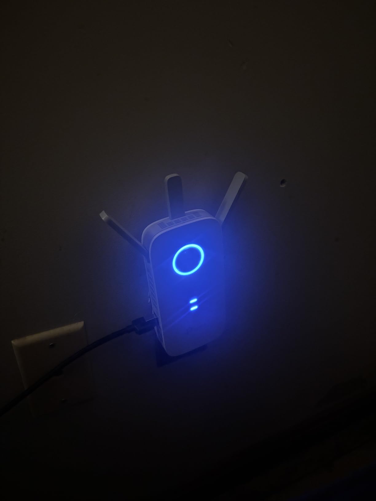 TP-Link AX3000 WiFi 6 Range Extender Internet Booster(RE700X), Dual Band, AP Mode w/Gigabit Port, OFDMA, Beamforming, APP Setup, OneMesh Compatible customer photo 2