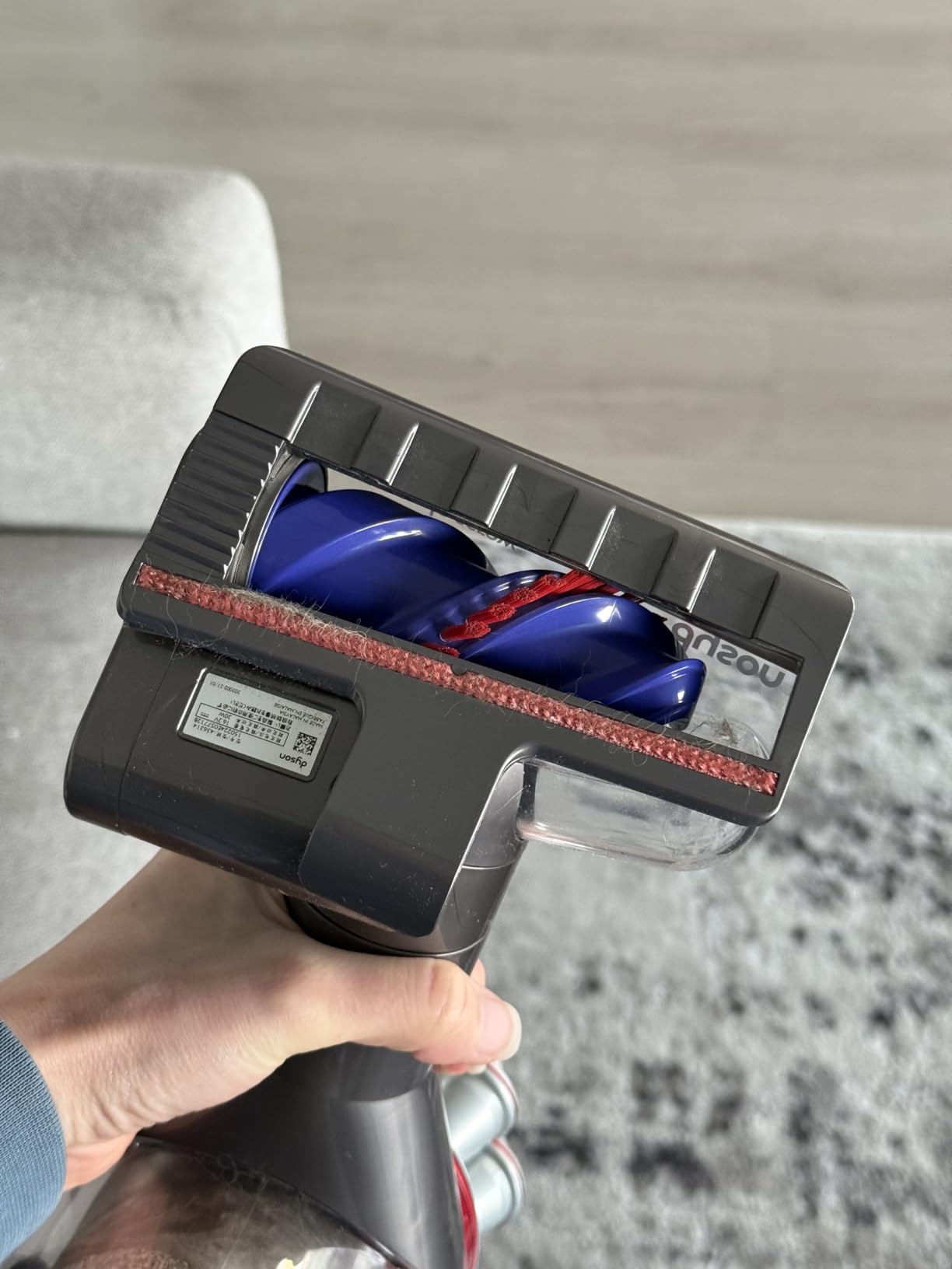 Dyson V8 Cordless Vacuum, Cleans Hard Floors and Carpets, Detangles, Converts to Handheld, 115AW customer photo 1