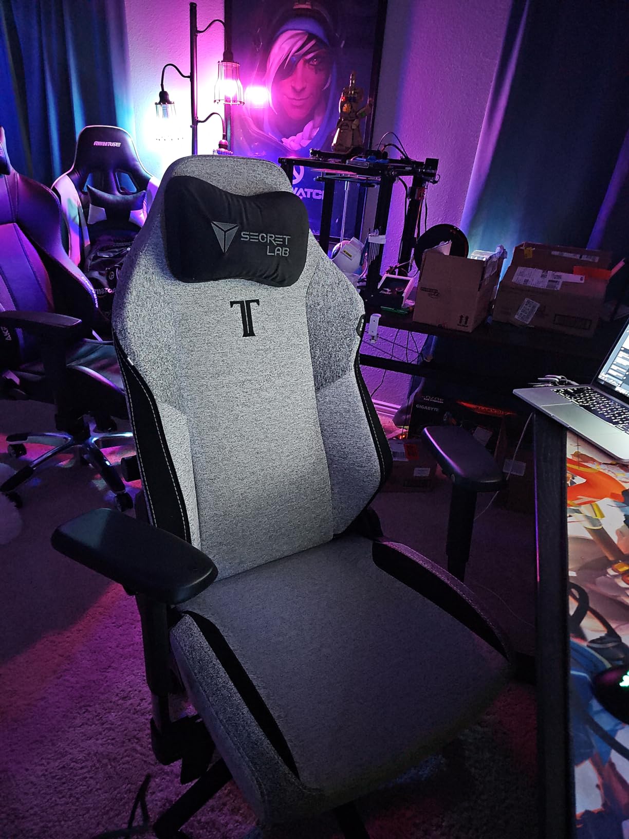Secretlab Titan Evo Black3 Gaming Chair - Reclining, Ergonomic & Comfortable Computer Chair with 4D Armrests, Magnetic Head Pillow & 4-Way Lumbar Support - Black - Fabric customer photo 2