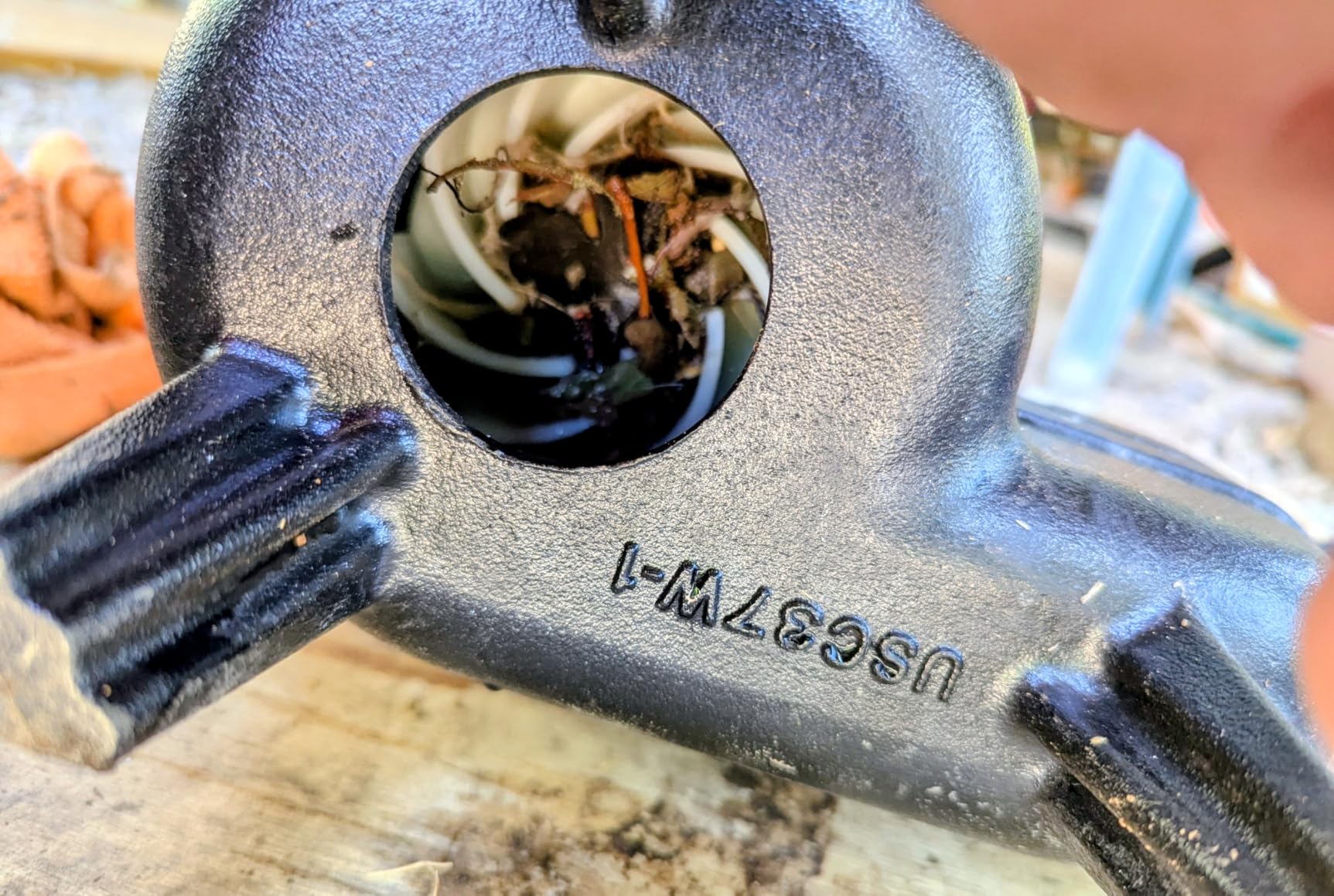 Acquaer 1/2HP Submersible Sewage/Effluent Pump, 6000 GPH, Cast Iron, Automatic Tethered Float Switch, 115V Sump Pump for Sump Basin, Residential Sewage, Basement, 2'' NPT Discharge customer photo 1