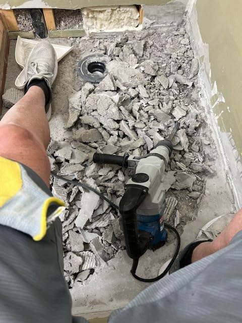 DongCheng 1-1/8 Inch SDS-Plus Rotary Hammer with 9.2A Motor, 3.6J Impact Energy, 5,000 BPM for Concrete & Demolition, Includes 3 Drill Bits, 2 Chisels, Case customer photo 2