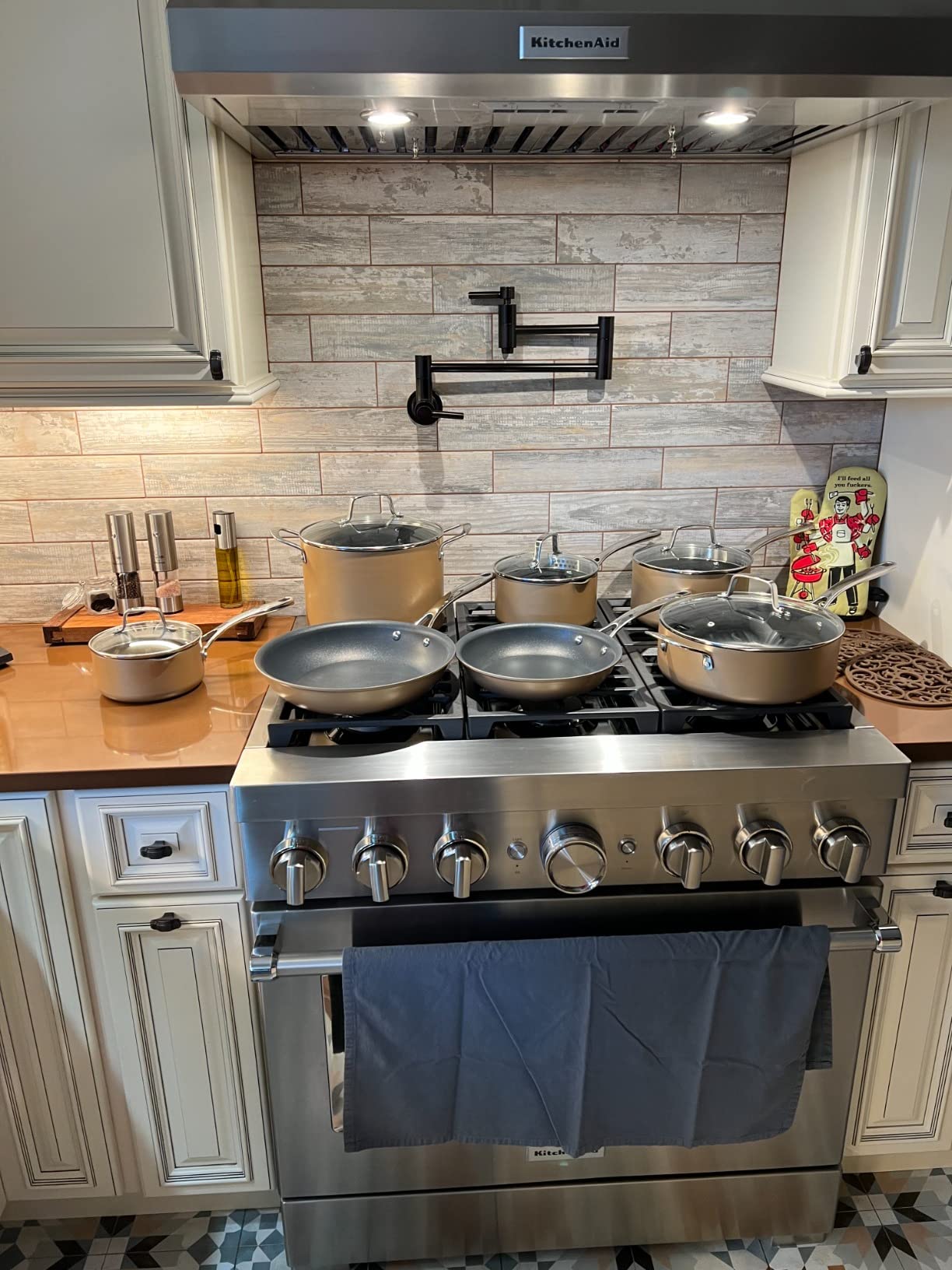 Martha Stewart 12 Piece Heavy Gauge Aluminum Hard Anodized Premium Nonstick Cookware Set, Induction Safe, Copper w/Black Interior customer photo 1