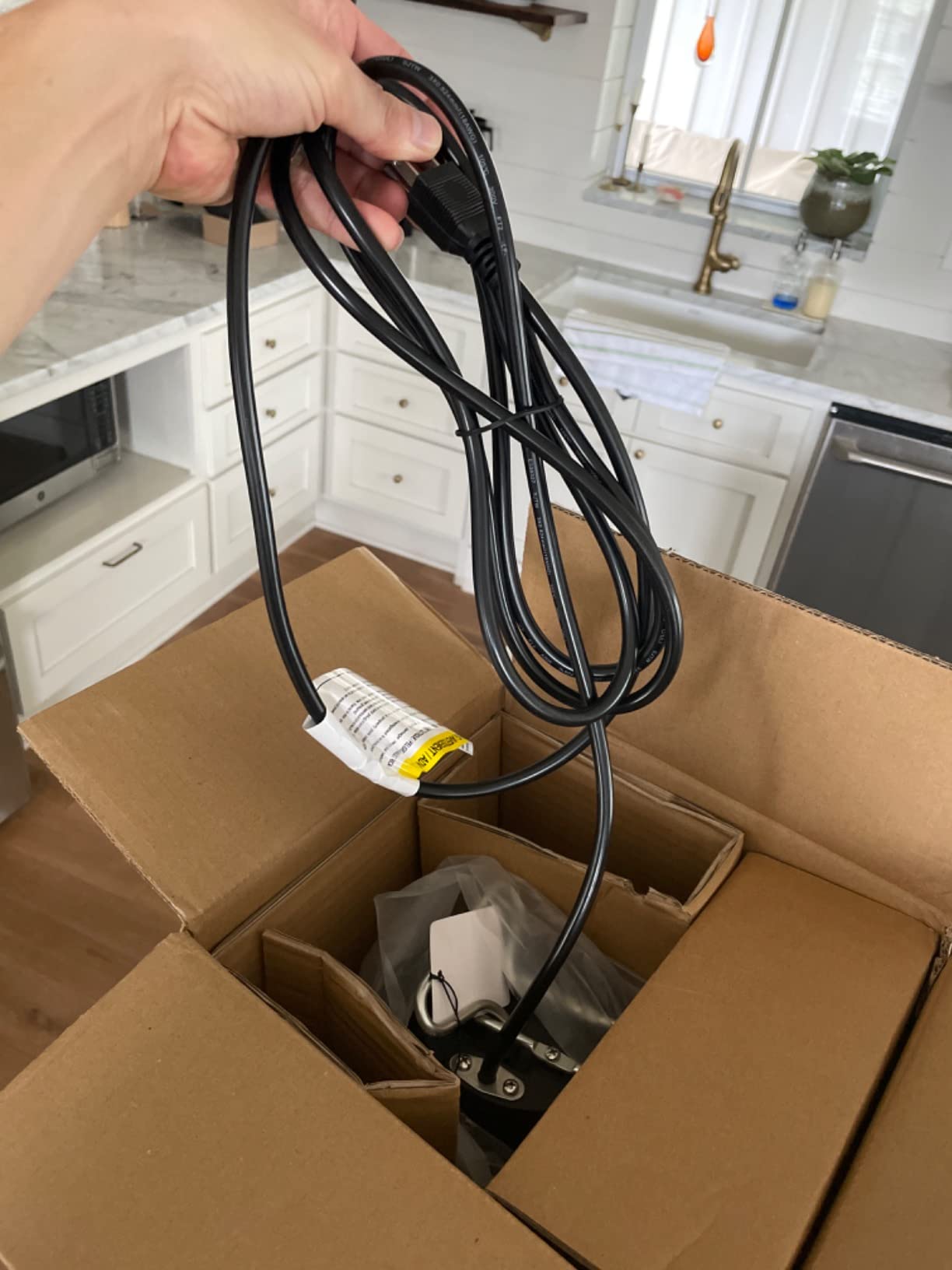 VEVOR 1/2 HP Sump Pump Submersible, Sump Pump with Stainless Steel Surface, 10 ft Power Cord, 1-1/2