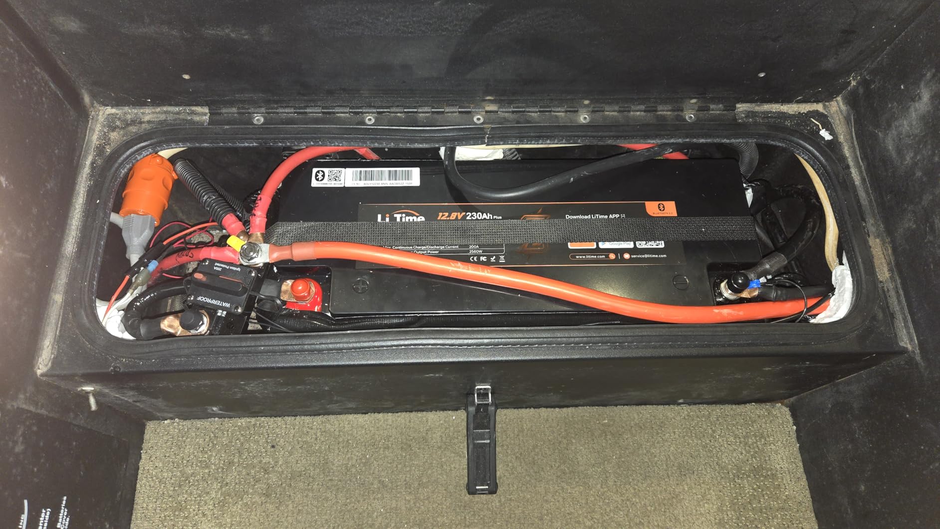 Litime 12V 230Ah LiFePO4 Battery, 12 Volt Lithium Battery with 200A BMS, Max. 15000 Deep Cycles, 2944Wh Energy, Backup Power for RV, Travel Trailer, Camper, Solar Off-Grid customer photo 2