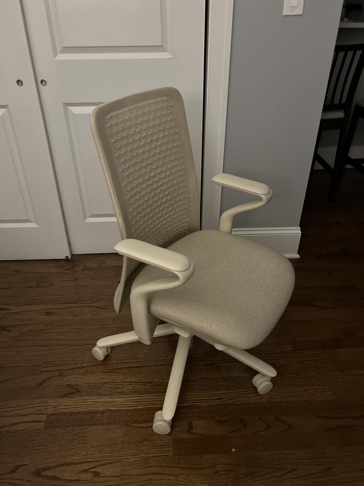 Branch Verve Chair - High Performance Executive Office Chair with Contoured Back and Adjustable Lumbar Support - High Density Foam Cushion and 3D Knit Back - Fits 5' to 6', Up to 275 lbs, Galaxy customer photo 1
